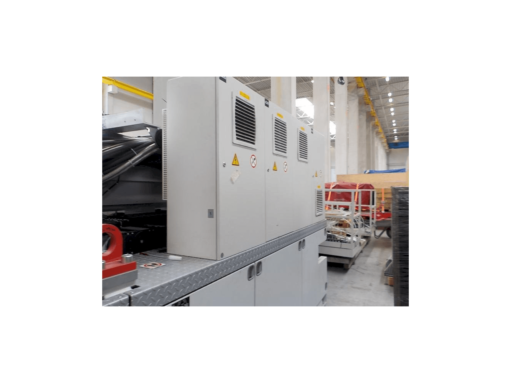 Vista Frontal da Krauss Maffei 1600/6100 MX máquina