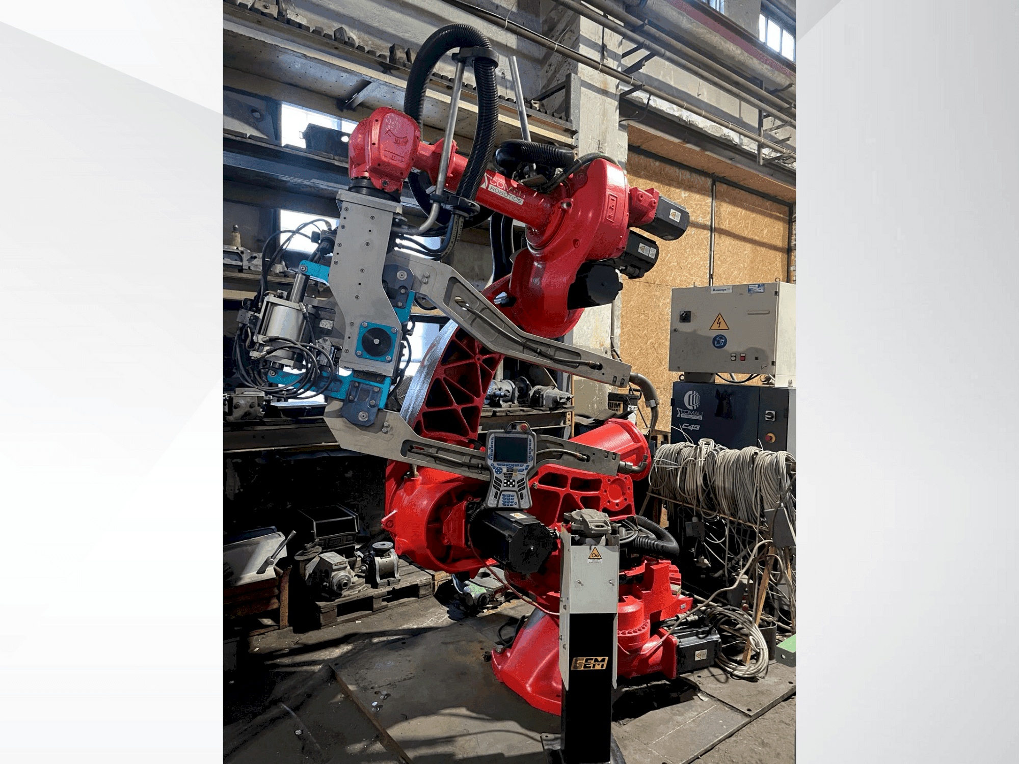 Vista Frontal da COMAU C4G máquina