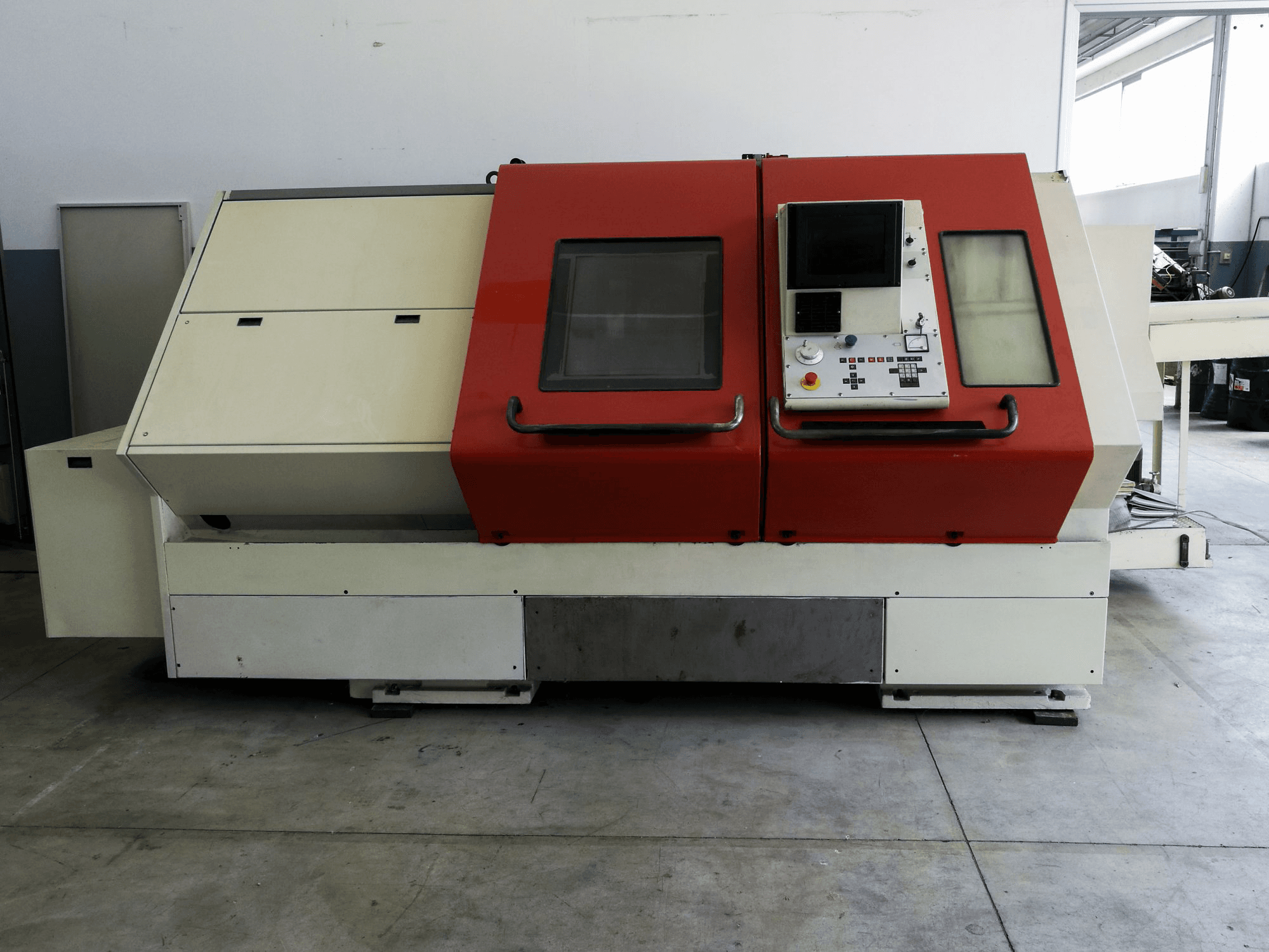 Vista Frontal da Gildemeister NEF CT60 máquina