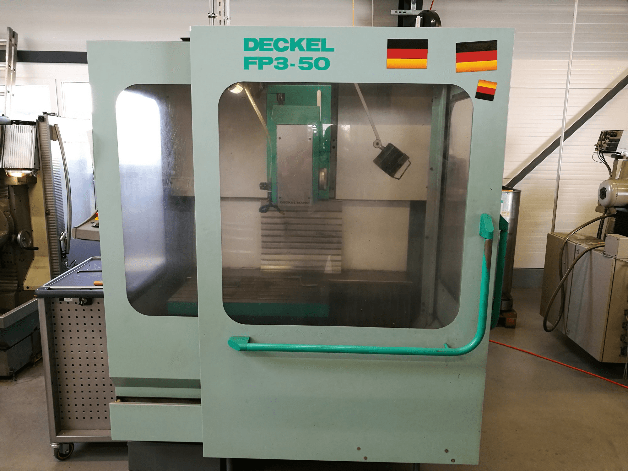 Vista Frontal da DECKEL FP3-50 máquina