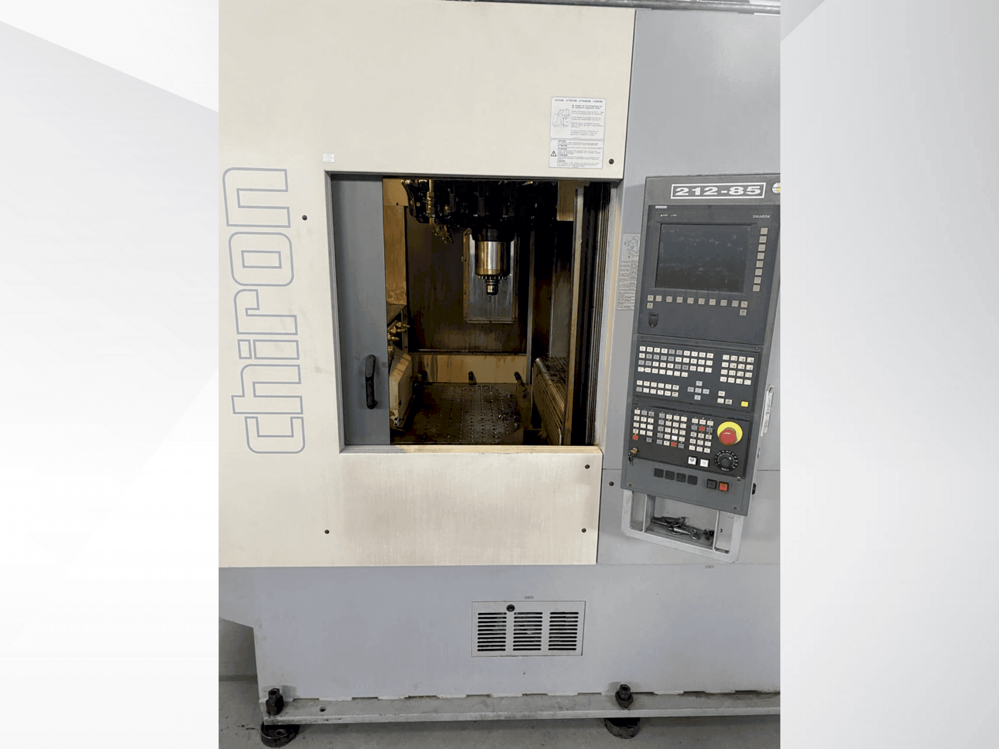 Vista Frontal da CHIRON DZ 18 W máquina