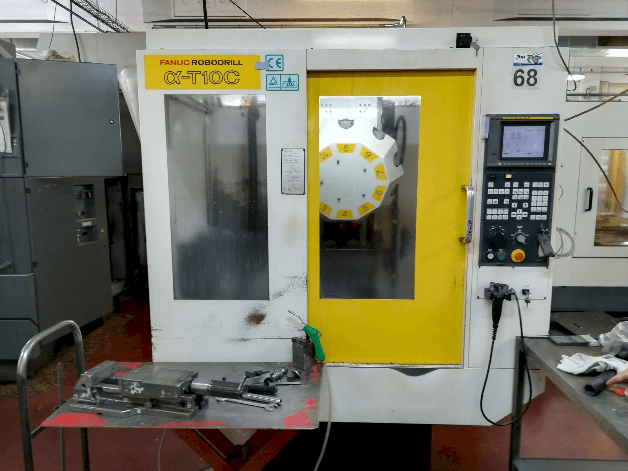Vista Frontal da FANUC Robodrill alpha-T 10 C máquina