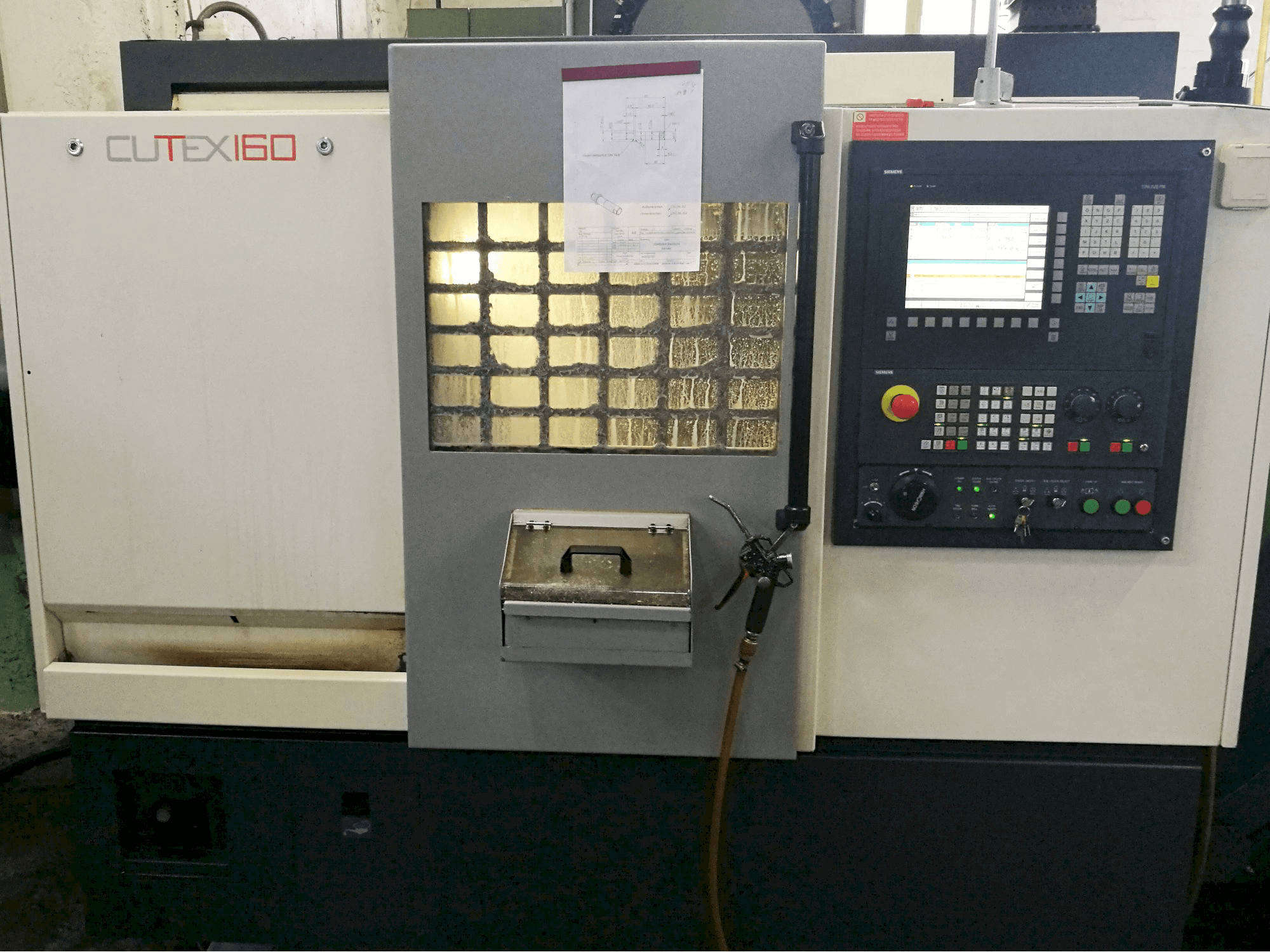 Vista Frontal da HWACHEON CUTEX-160 máquina