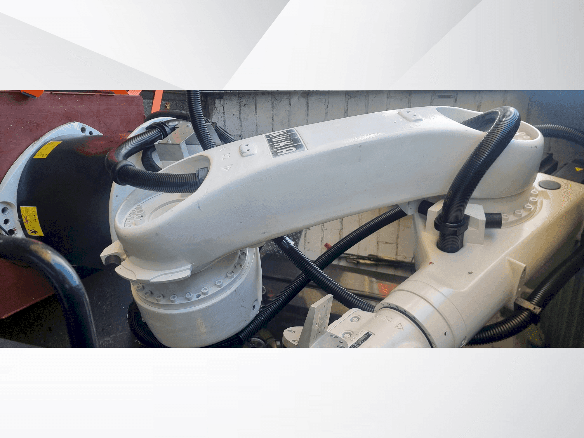 Vista Frontal da KUKA Kr30-3 máquina