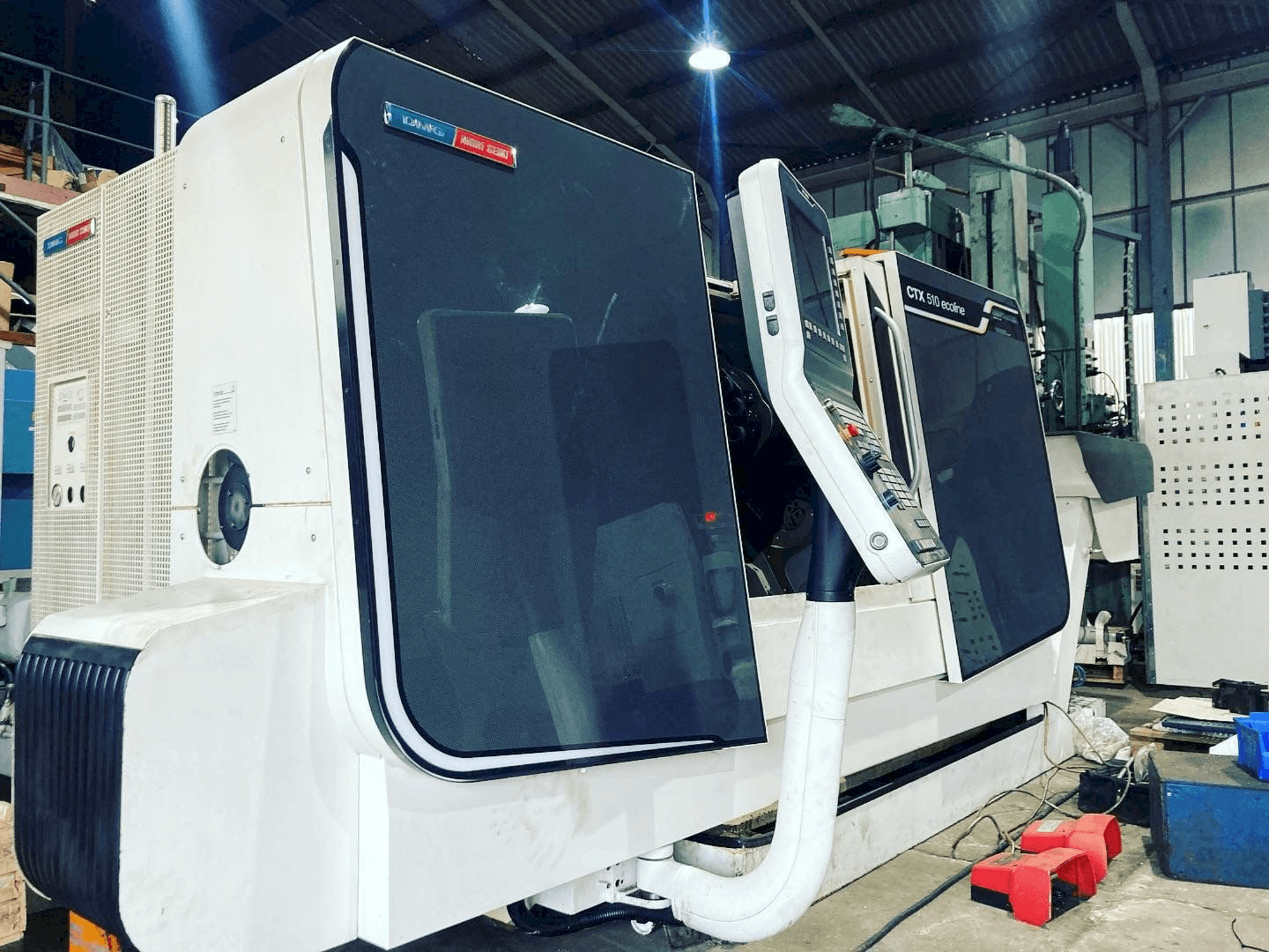 Vista Lateral Esquerda da DMG Mori Seiki CTX 510 ECO máquina