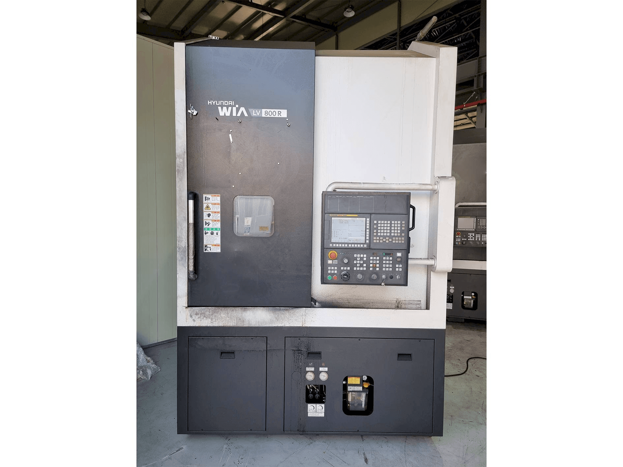 Vista Frontal da Hyundai Wia LV800R máquina