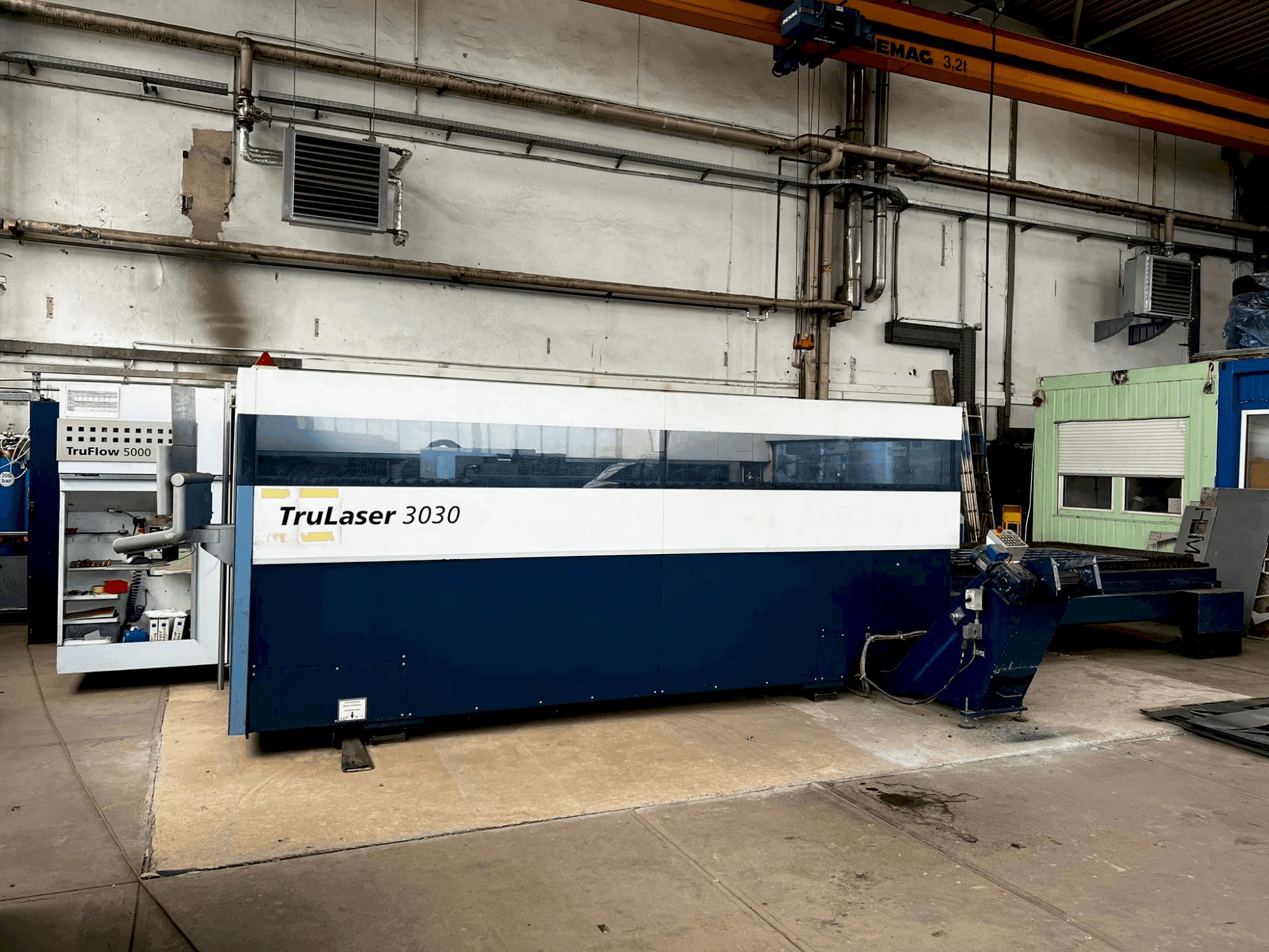 Vista Frontal da TRUMPF TruLaser 3030 máquina