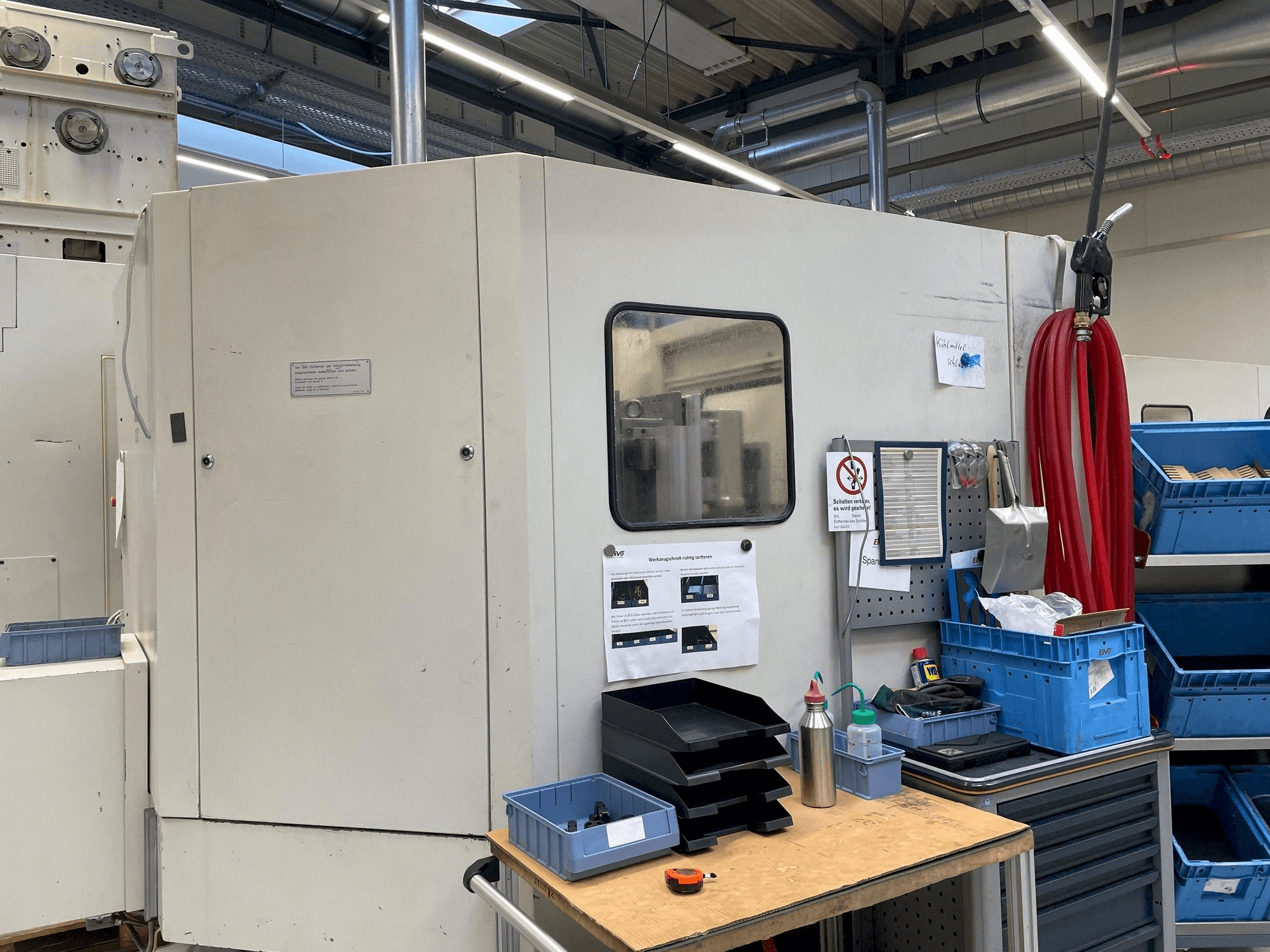 Vista Lateral Esquerda da HELLER MC 16 máquina