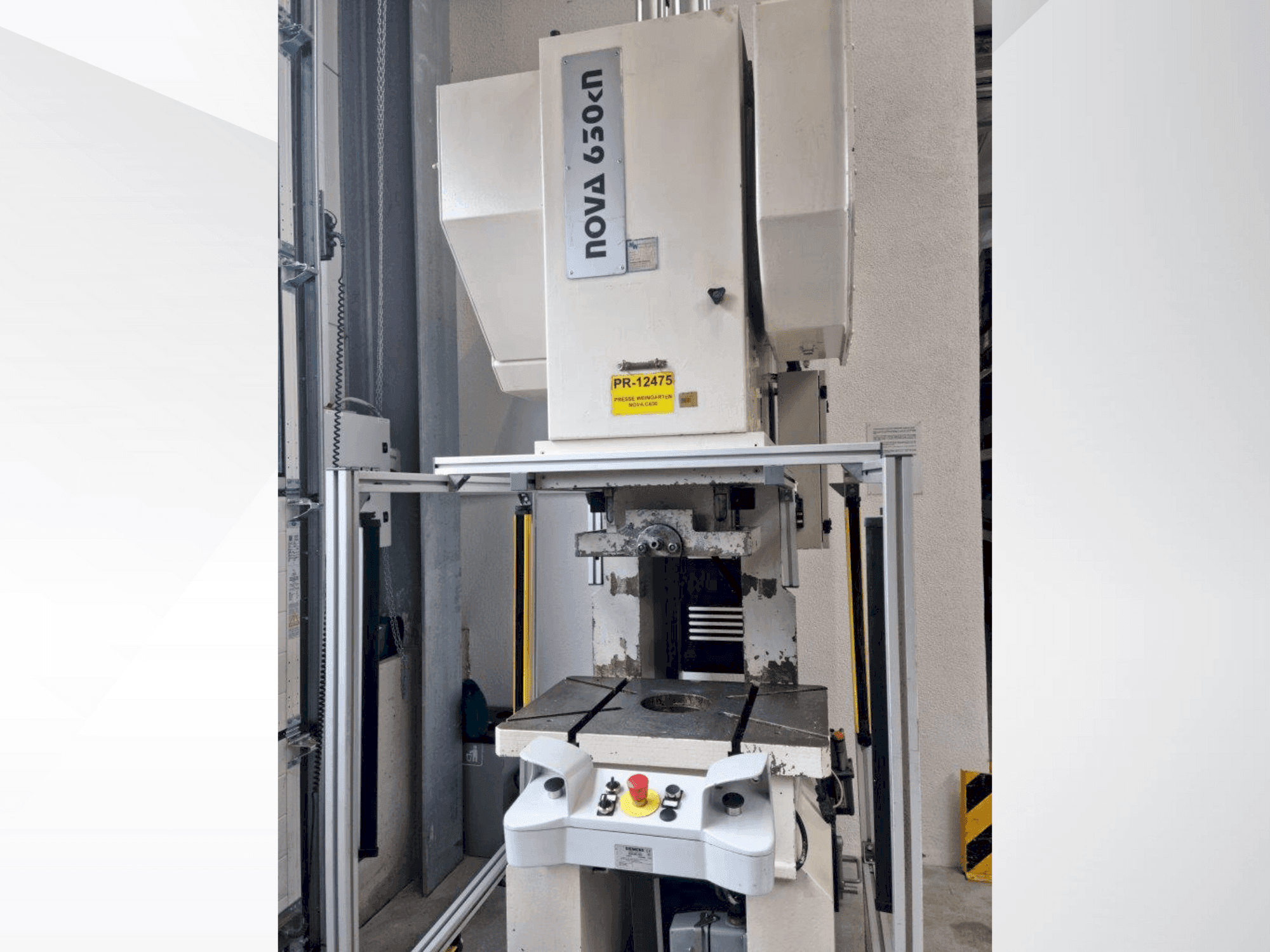 Vista Frontal da BEUTLER Nova C630kN máquina