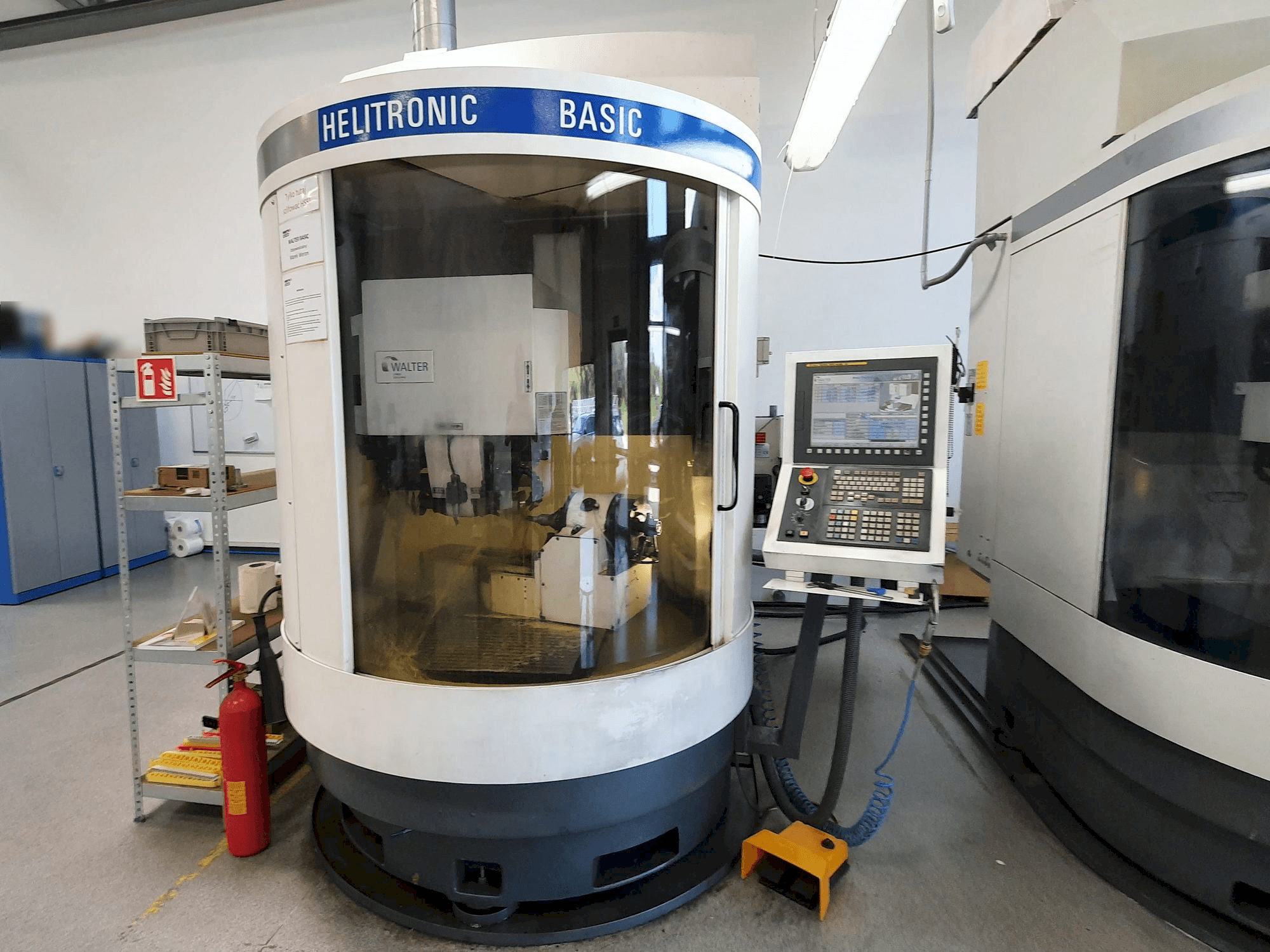 Vista Frontal da Walter Helitronic BASIC-F máquina