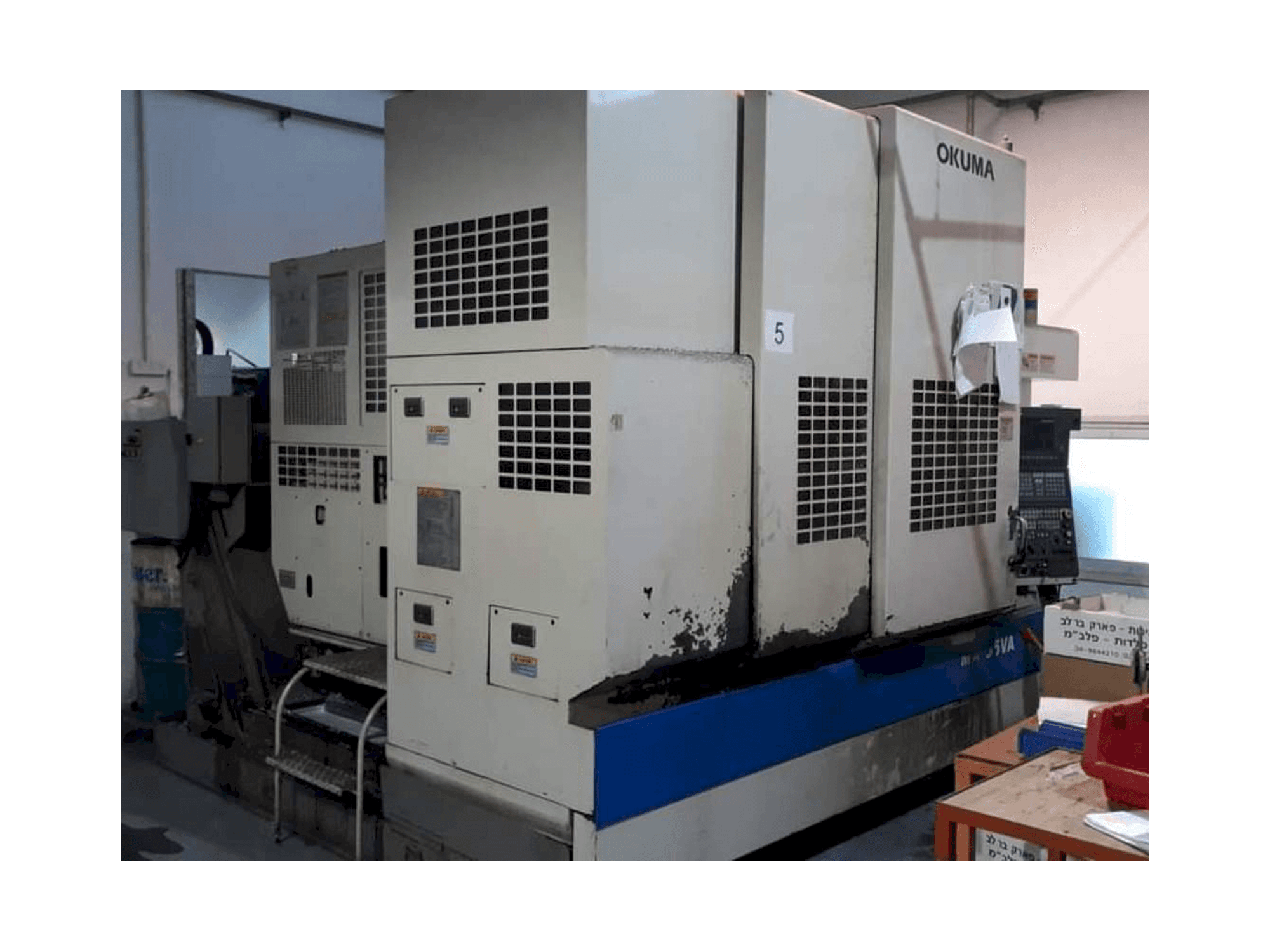 Vista Frontal da Okuma MX-55 VA máquina