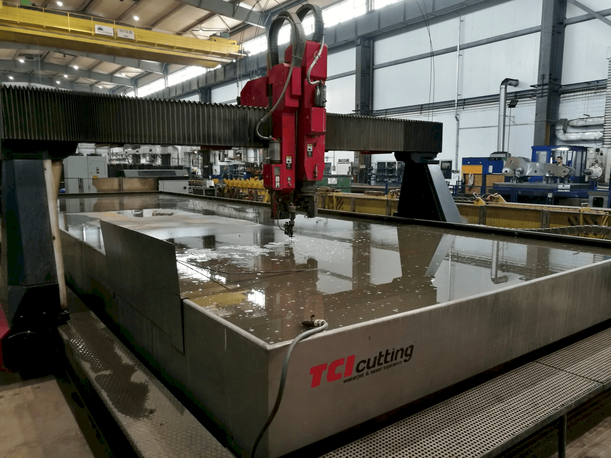 Vista Frontal da TCI BP-H 30120-1 máquina