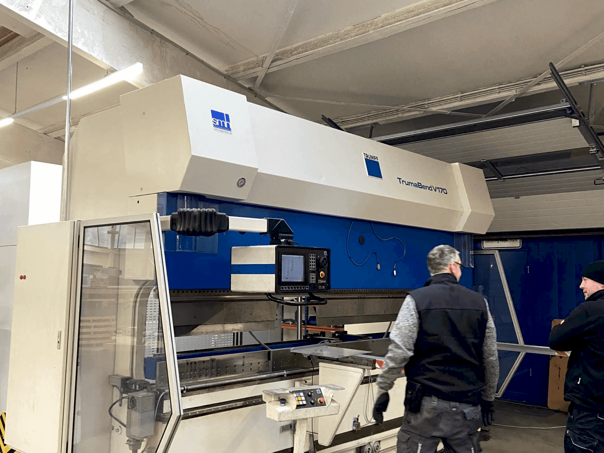 Vista Frontal da TRUMPF TrumaBend V170 máquina