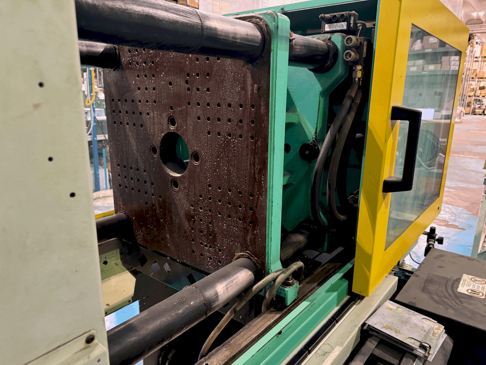 Vista Frontal da Arburg ALLROUNDER CENTEX 470 C 1500-800 máquina