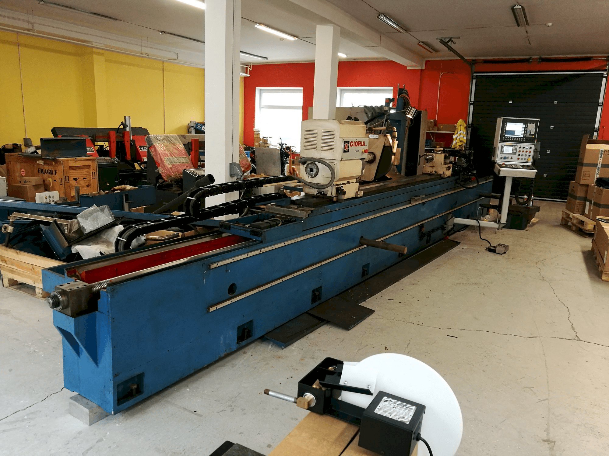 Vista Frontal da Gioria RU / PN 3500 CNC máquina