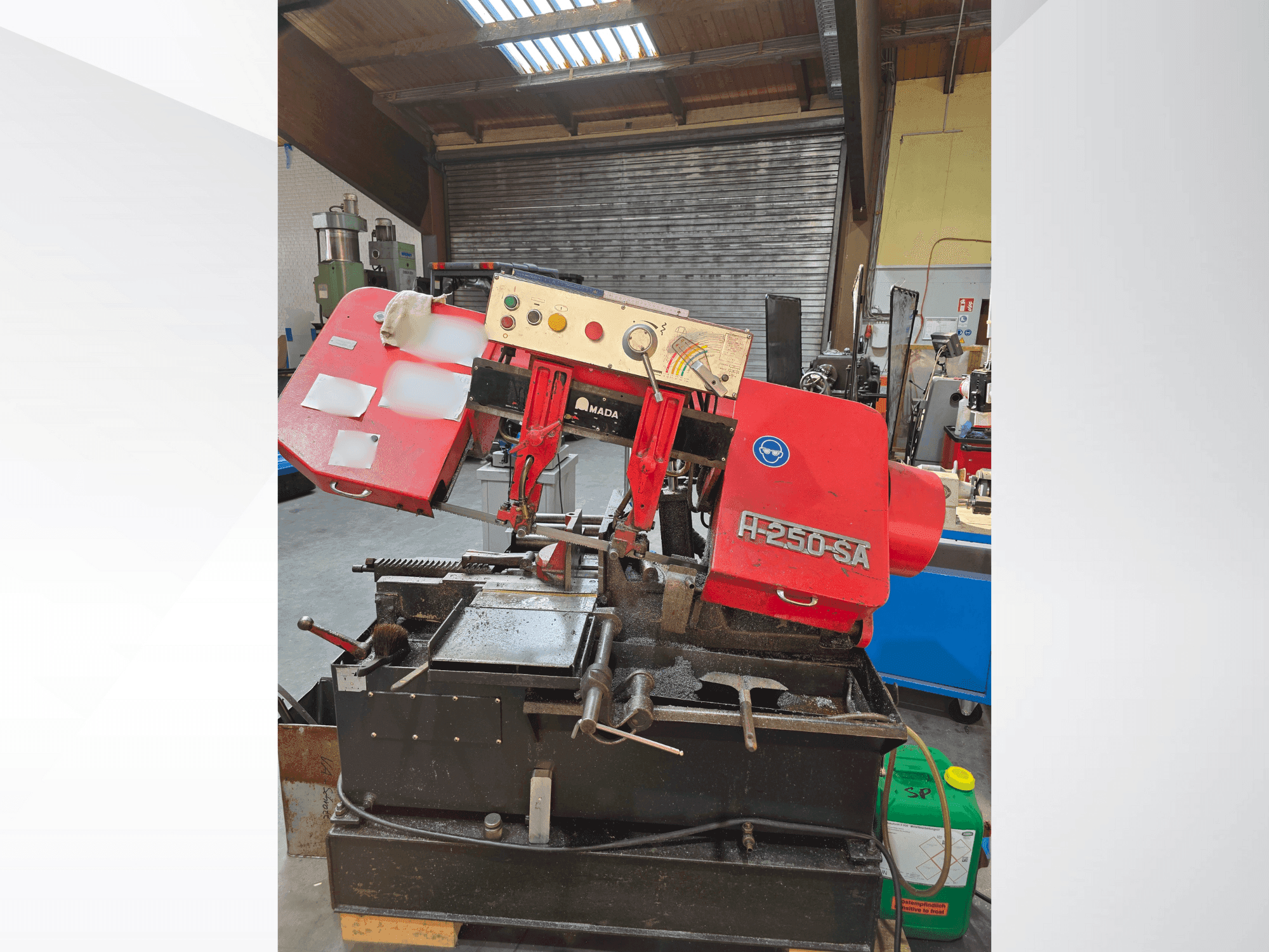 Vista Frontal da AMADA H-250SA máquina