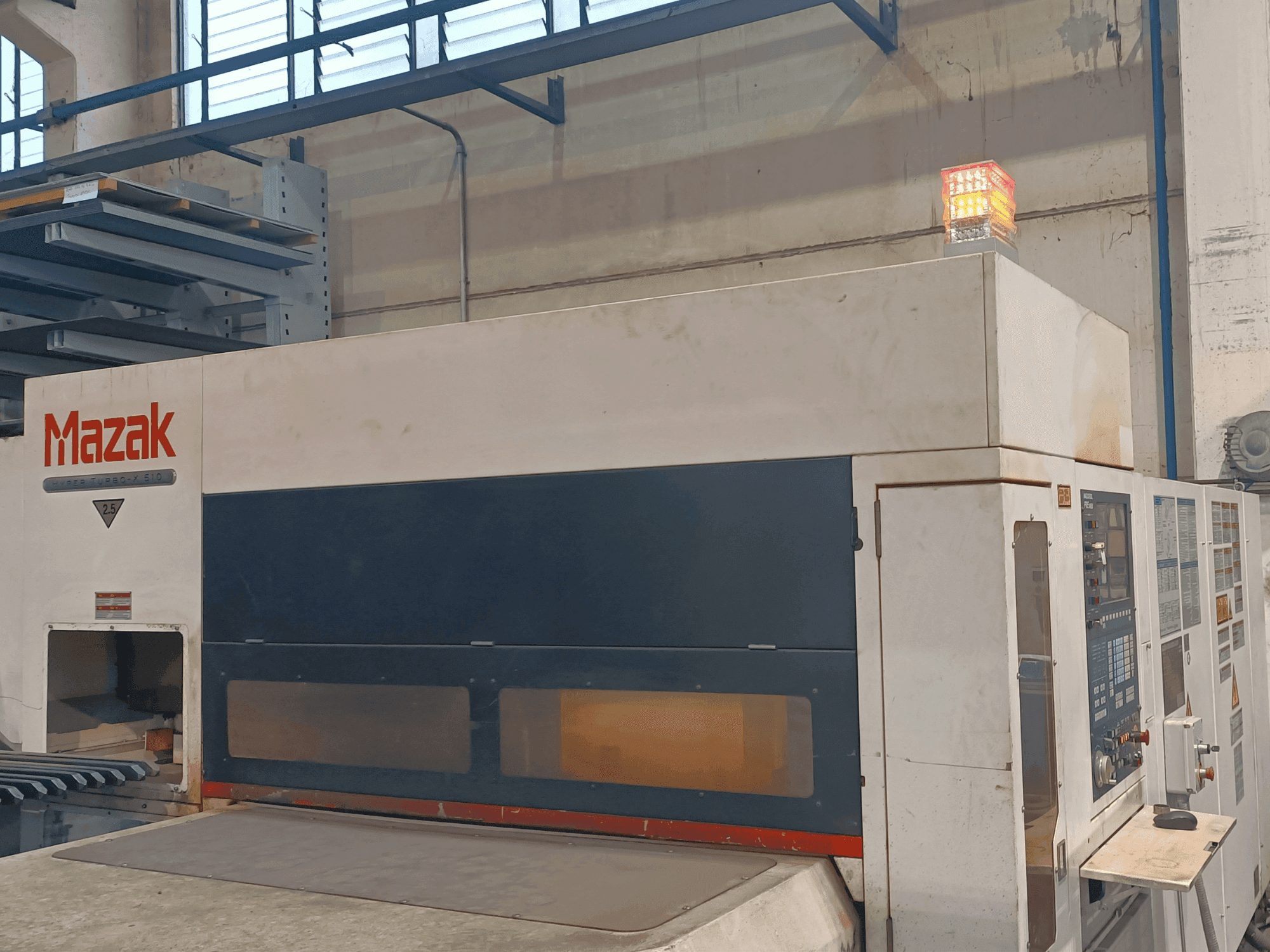 Vista Frontal da Mazak MAZAK HTX510 máquina