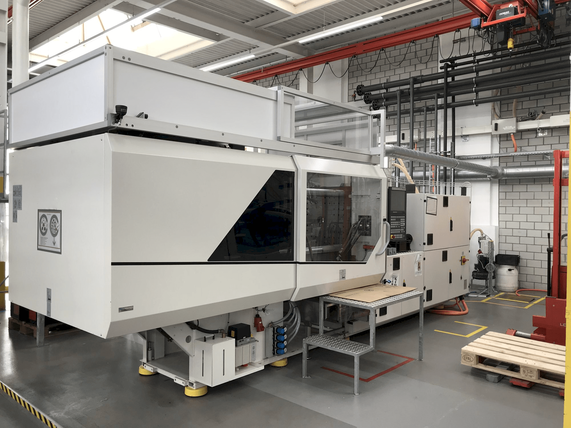Vista Frontal da Sumitomo Demag EL-EXIS SP 200/560-675 máquina