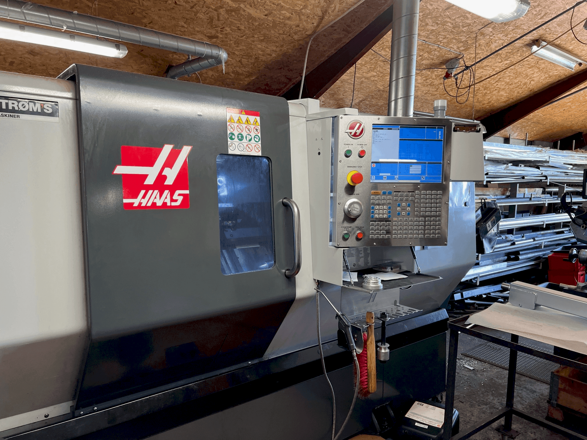 Vista Frontal da HAAS HAAS ST-30Y máquina