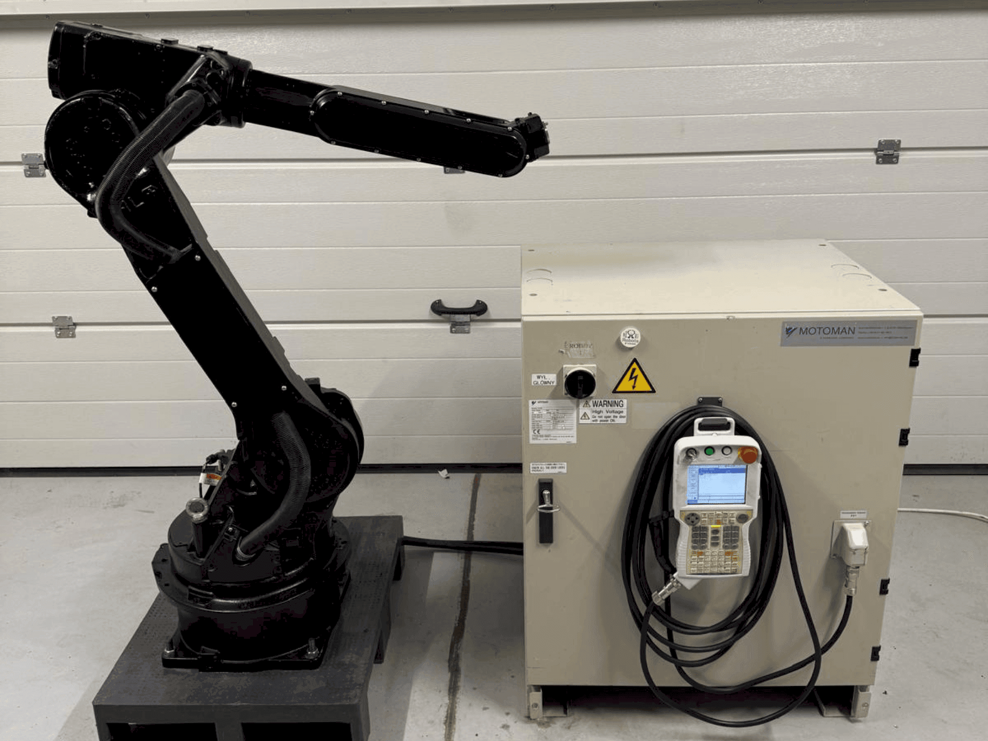 Vista Frontal da Yaskawa Motoman YR HP 20D máquina