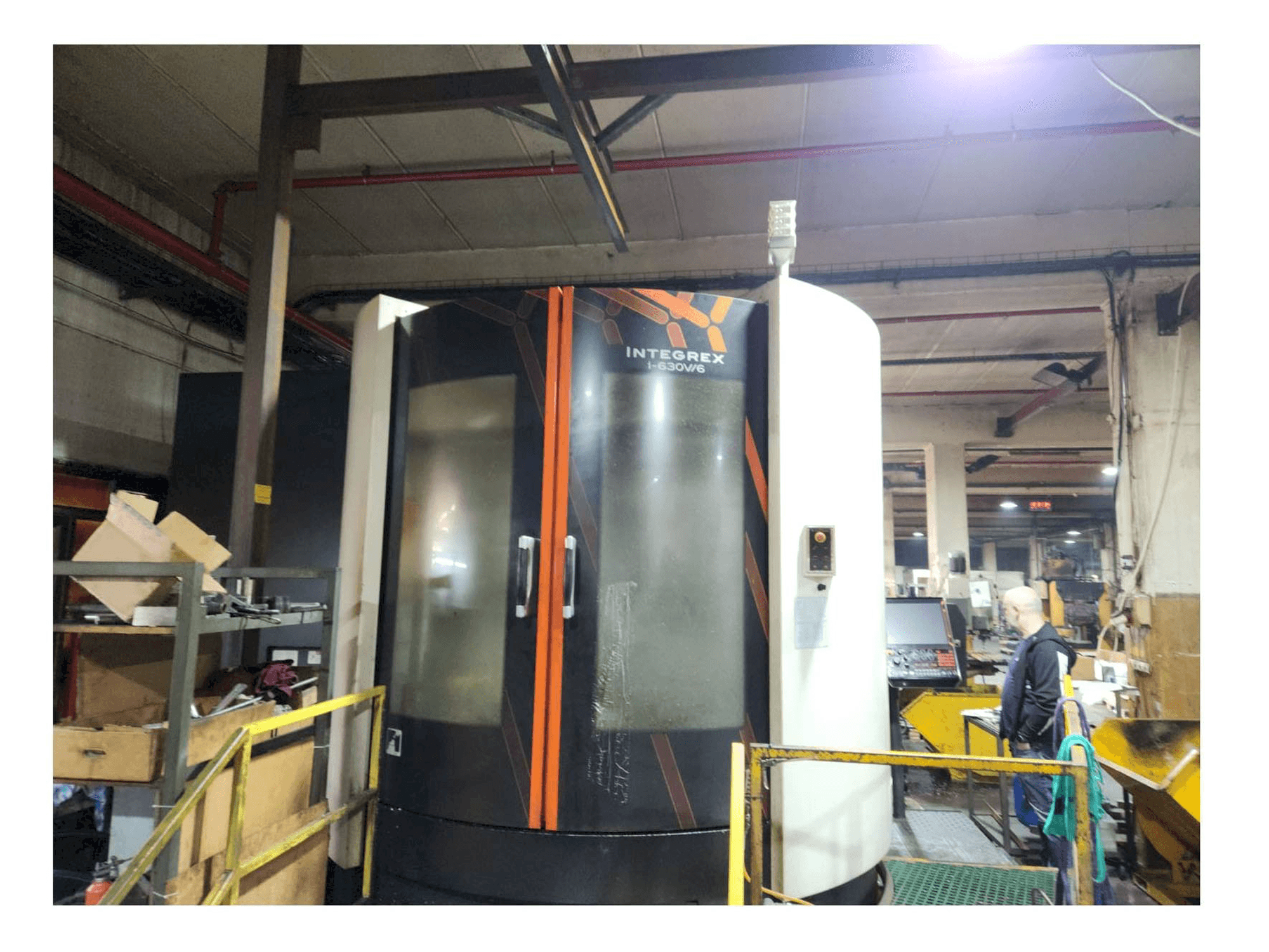 Vista Frontal da Mazak INTEGREX i-630V/6 máquina