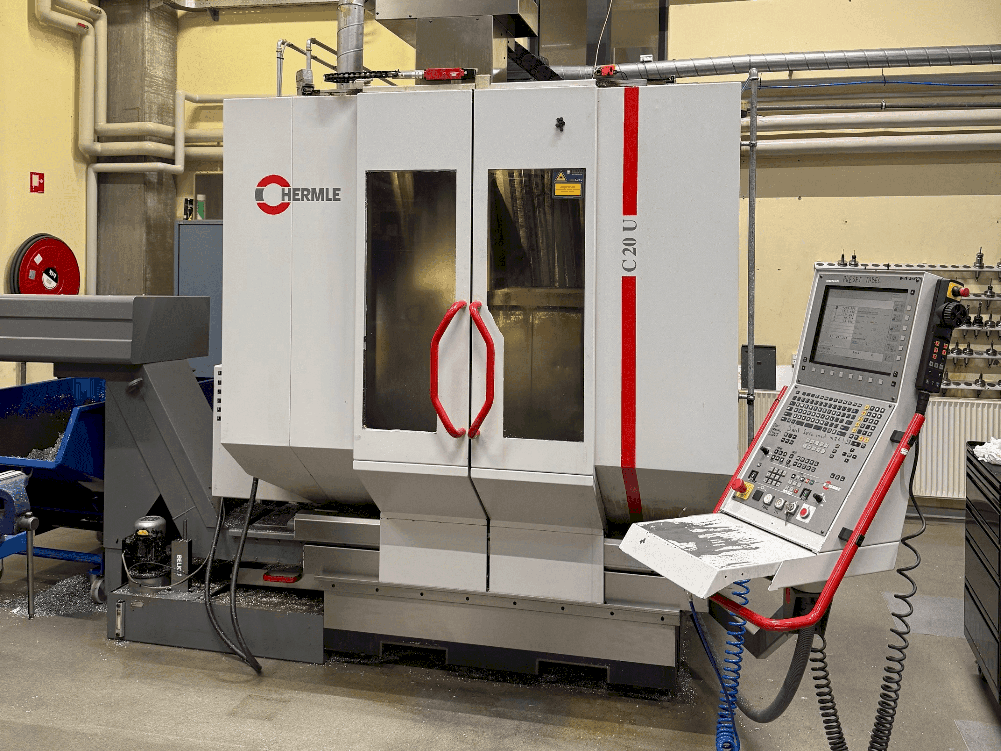 Vista Frontal da HERMLE C 20 U máquina