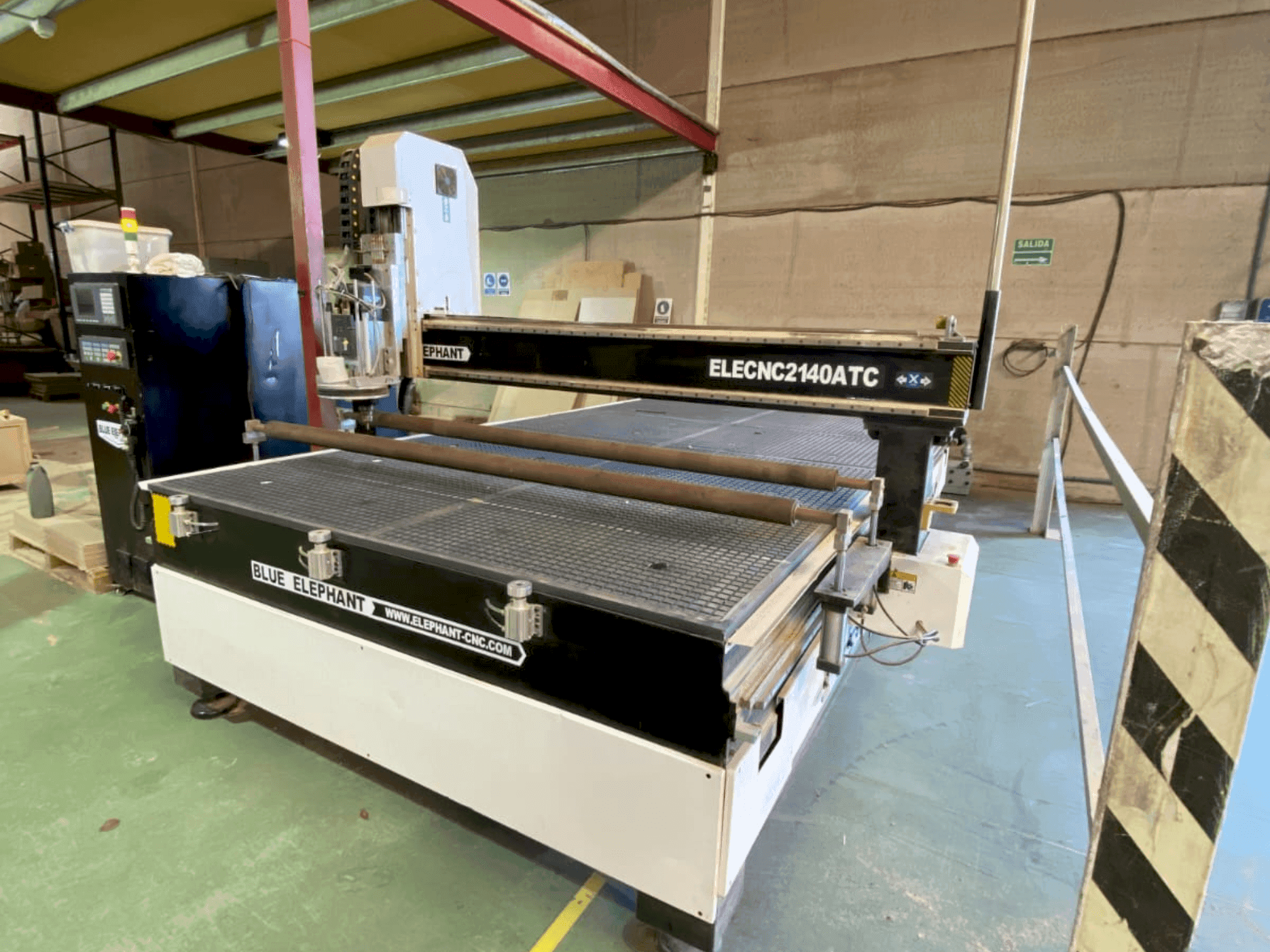 Vista Frontal da BLUE ELEPHANT ELECNC 2200x3700 máquina