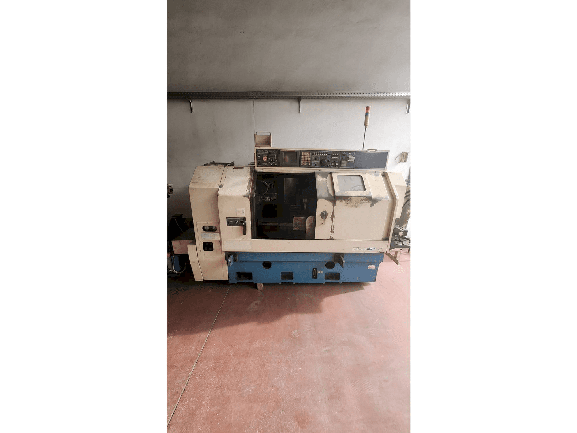 Vista Frontal da Miyano BNJ 51 SY2 máquina