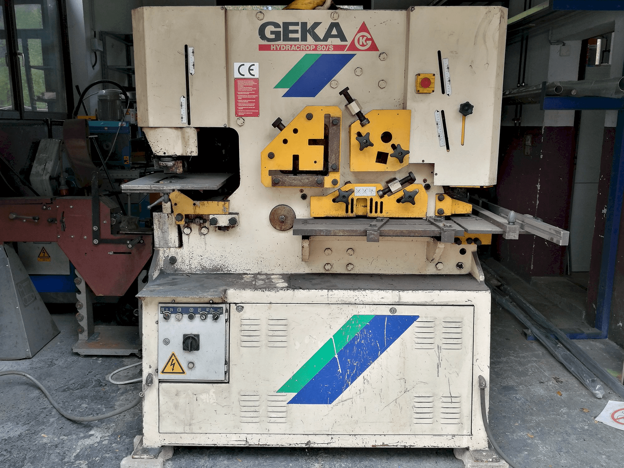 Vista Frontal da GEKA HYDRACROP 80/S máquina