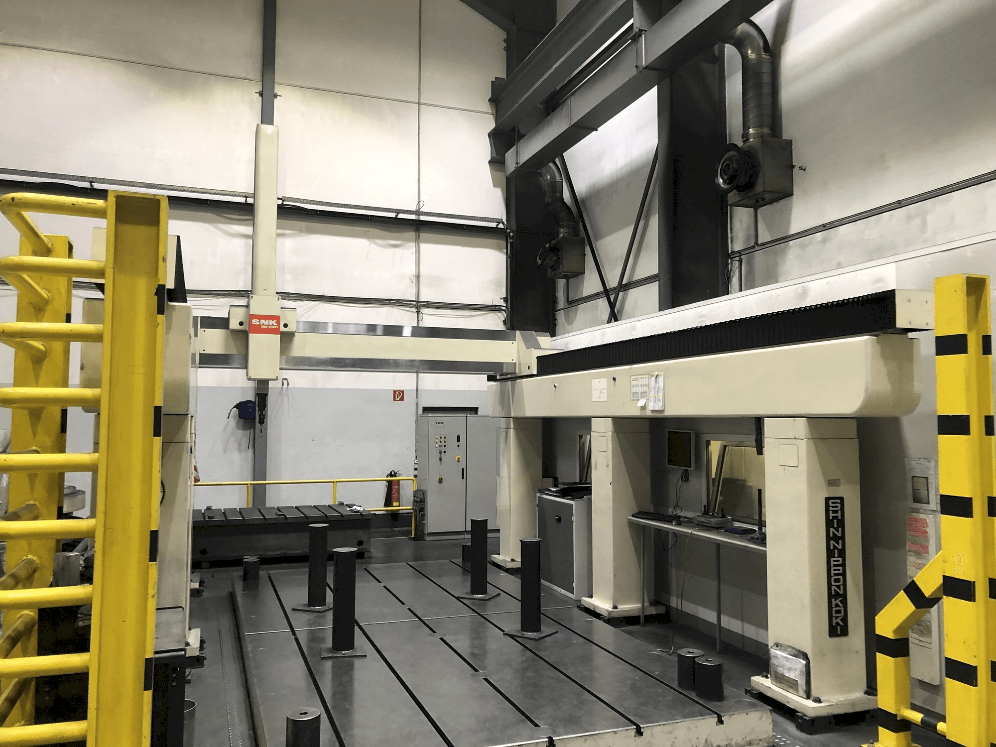 Vista Frontal da SNK MM2500 máquina