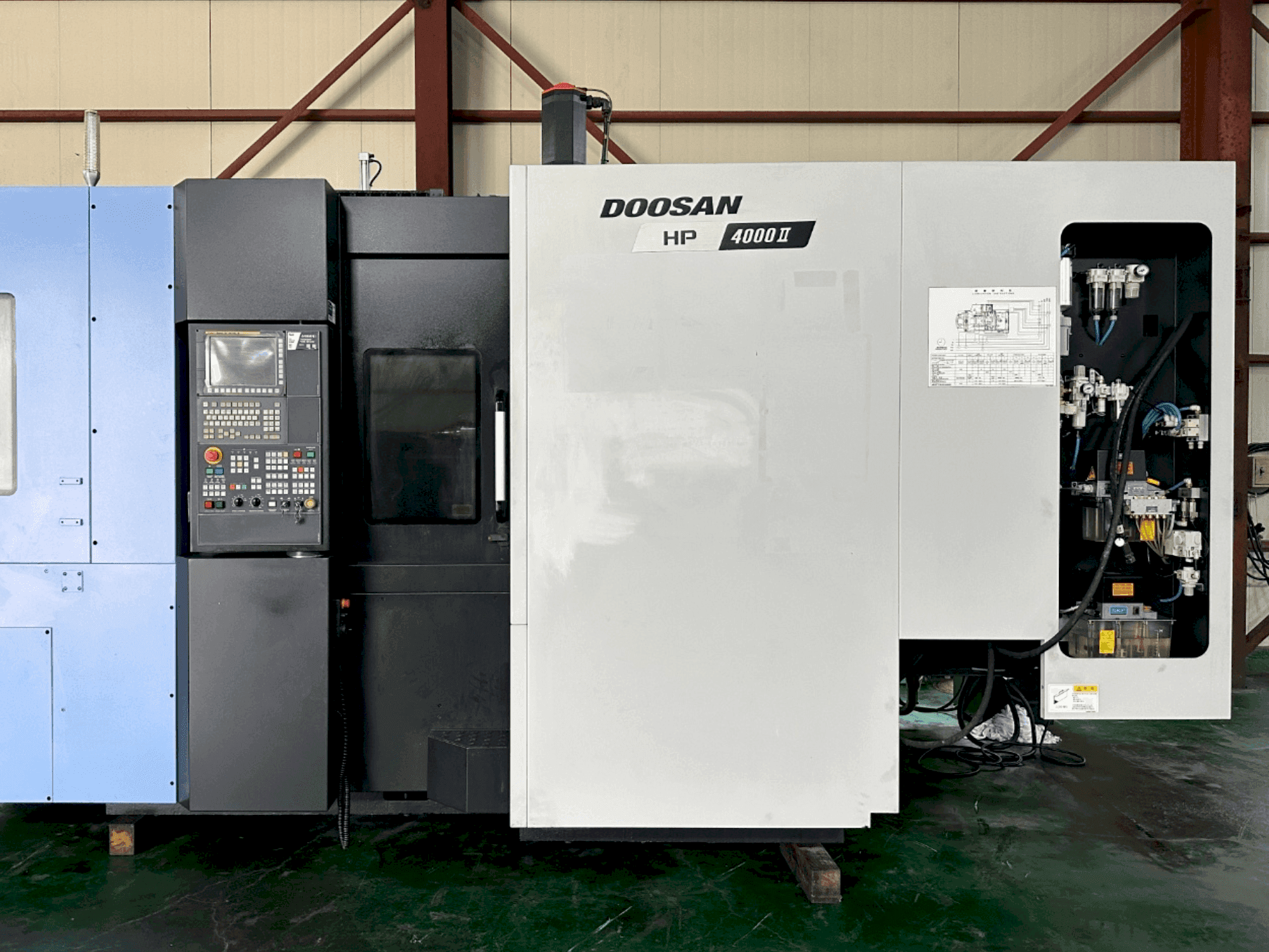 Vista Frontal da DOOSAN HP 4000 II máquina