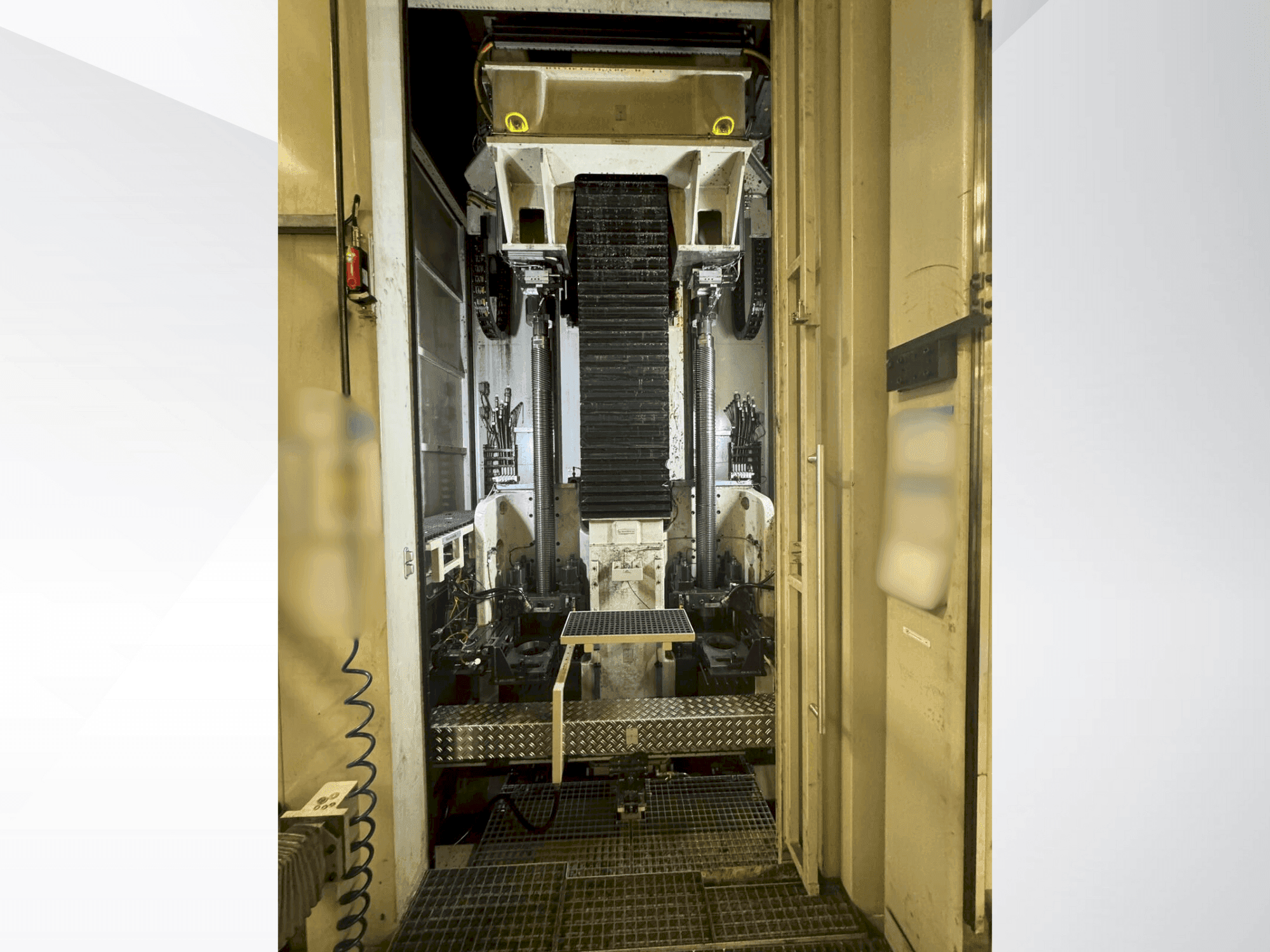 Vista Frontal da FORST RISH 60x2125x630 máquina