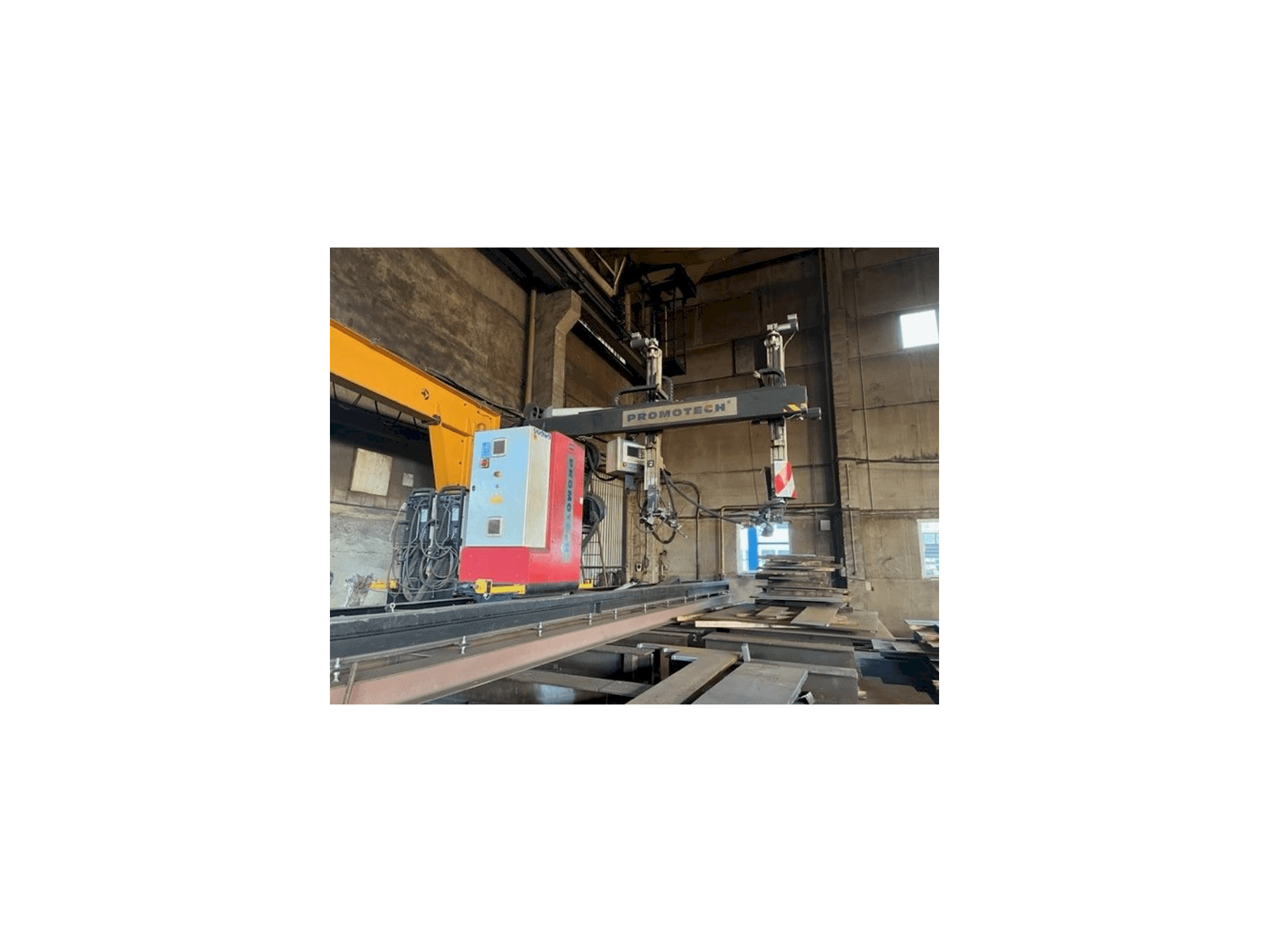 Vista Frontal da Promotec WA 500/1000 GMAW máquina