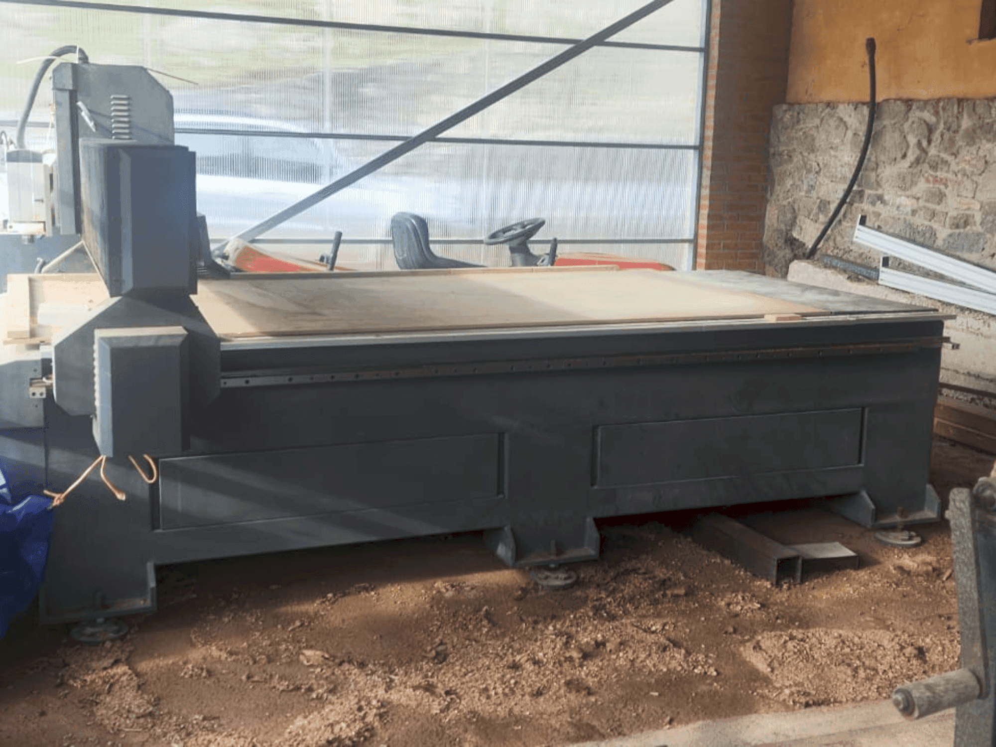Vista Frontal da BARCENAS CNC SW1325V máquina