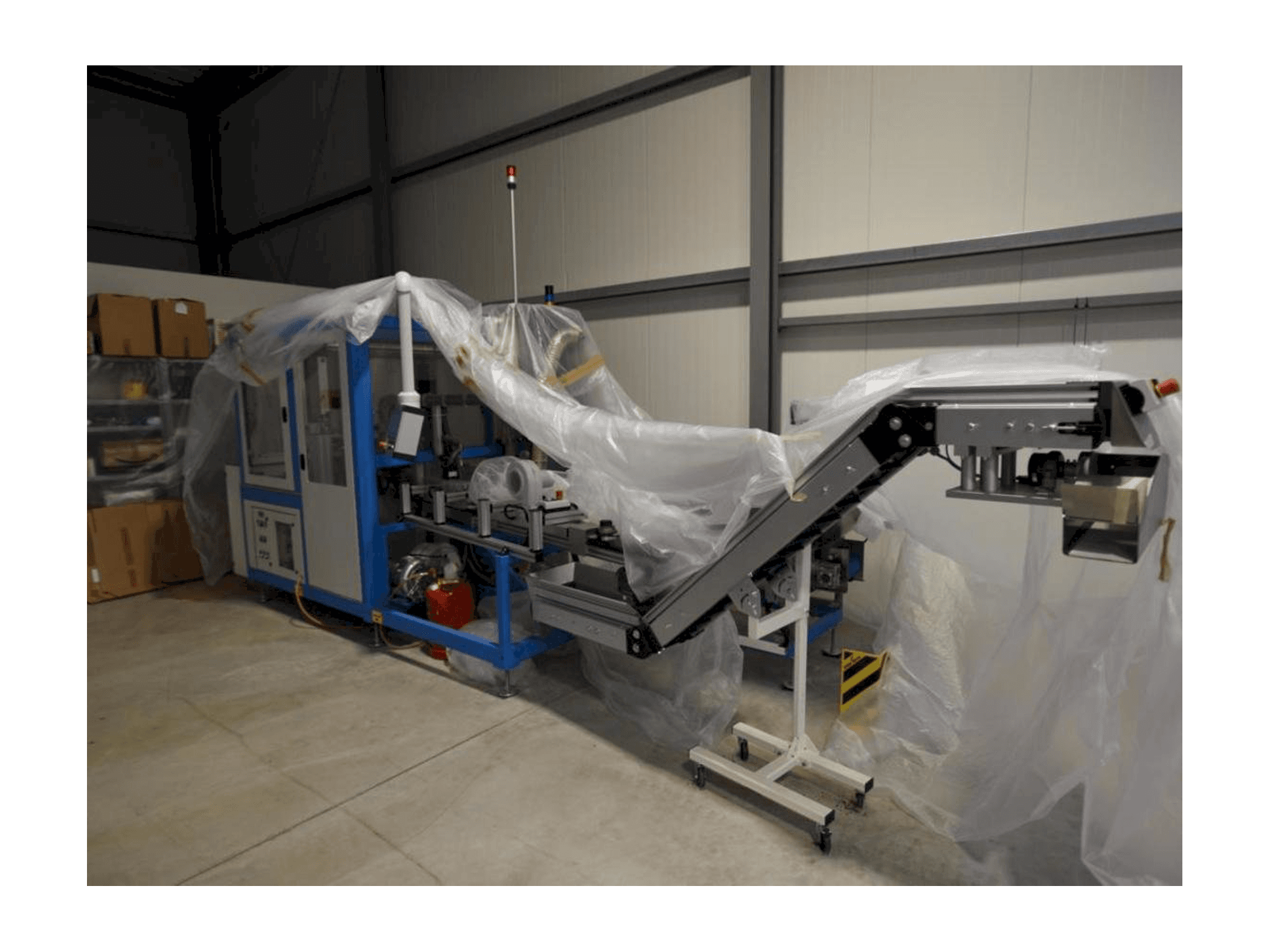 Vista Lateral Esquerda da TAMPOPRINT Closure Print C máquina