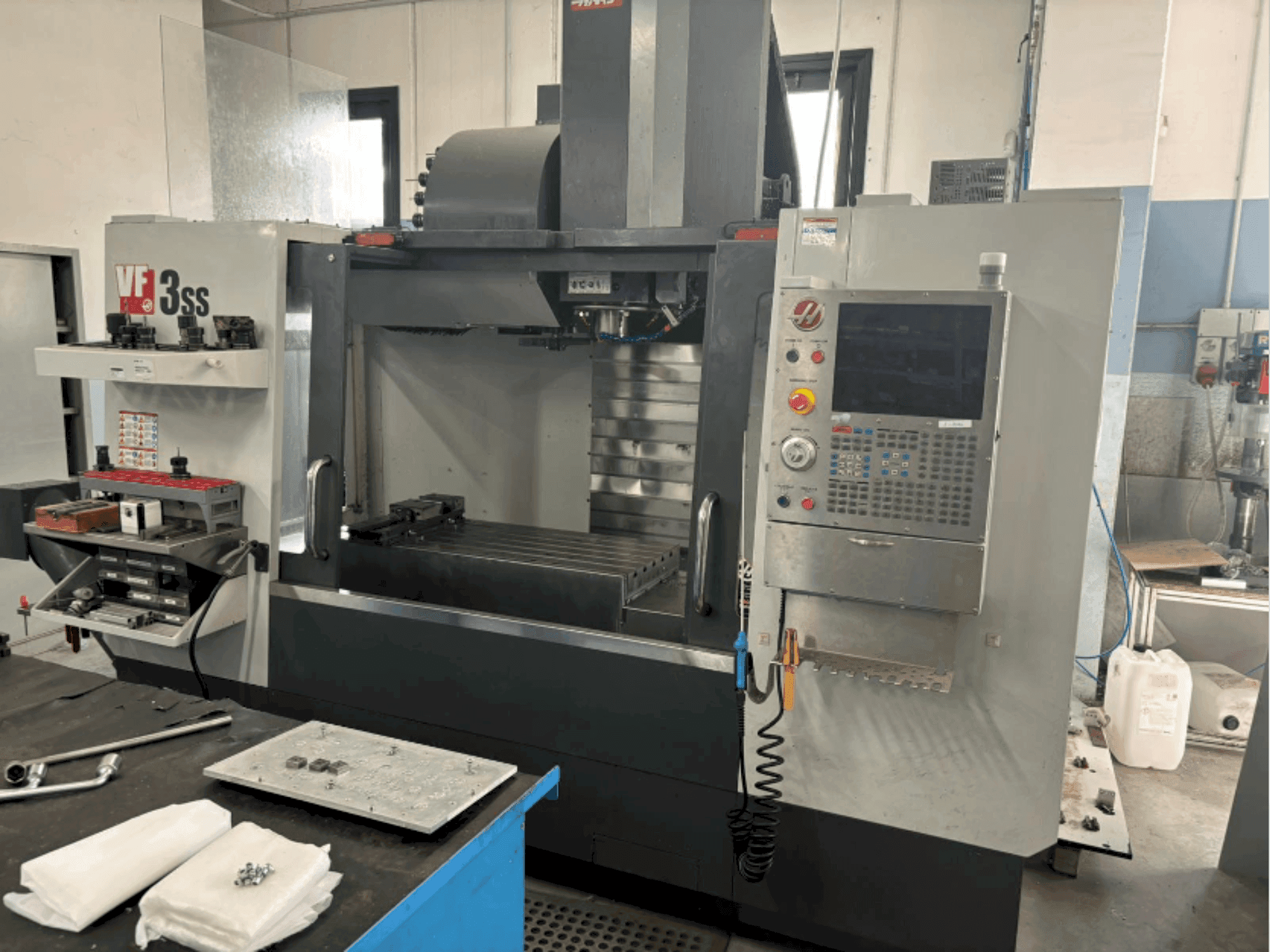 Vista Frontal da HAAS VF3SS máquina