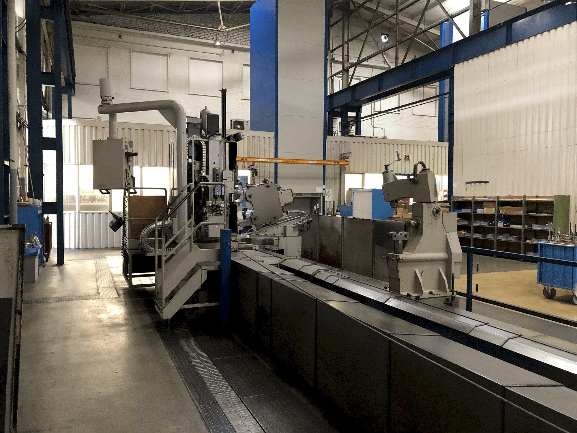 Vista Frontal da Tacchi Giacomo HD/3-120L CNC máquina