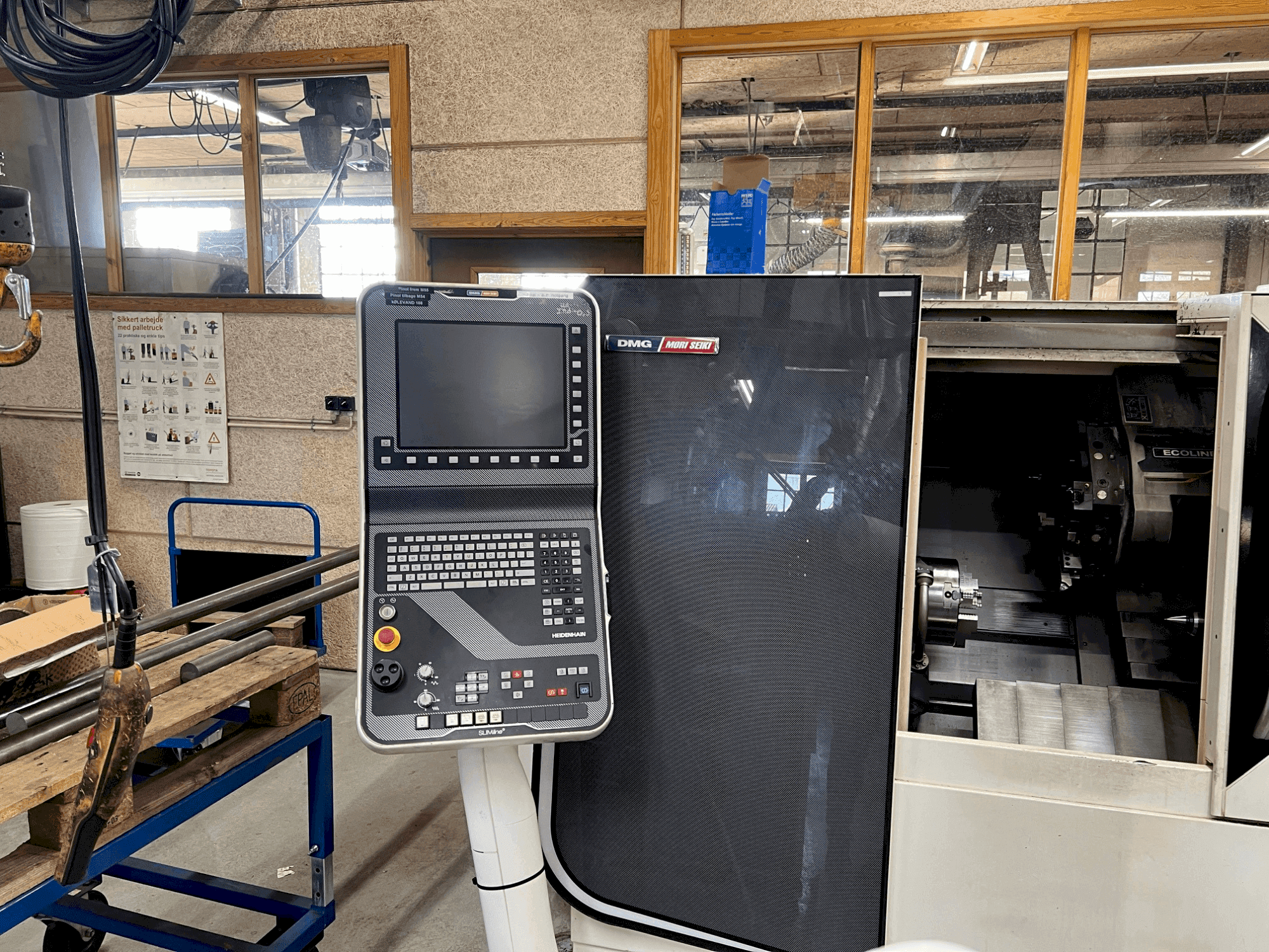 Vista Frontal da DMG Mori Seiki CTX 310 ecoline máquina