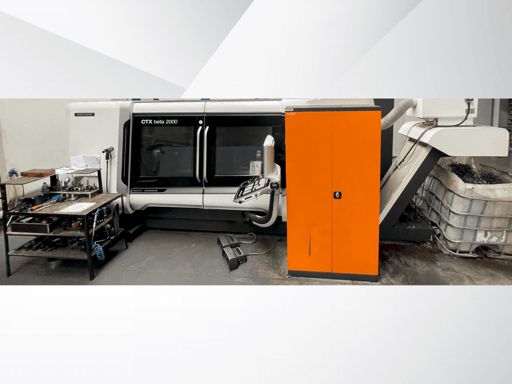 Vista Frontal da DMG MORI CTX 2000 máquina