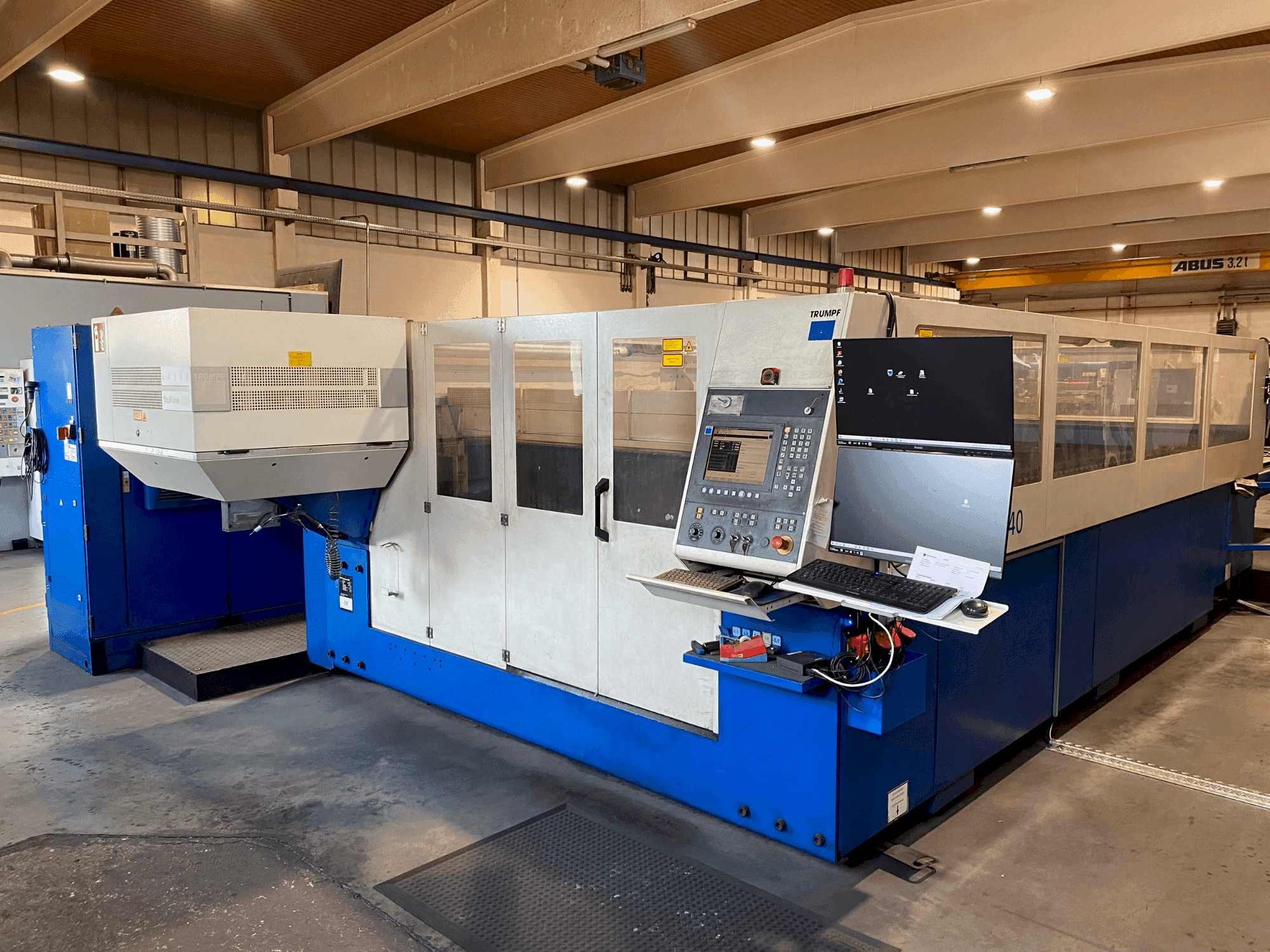 Vista Frontal da TRUMPF TruLaser 3040 máquina