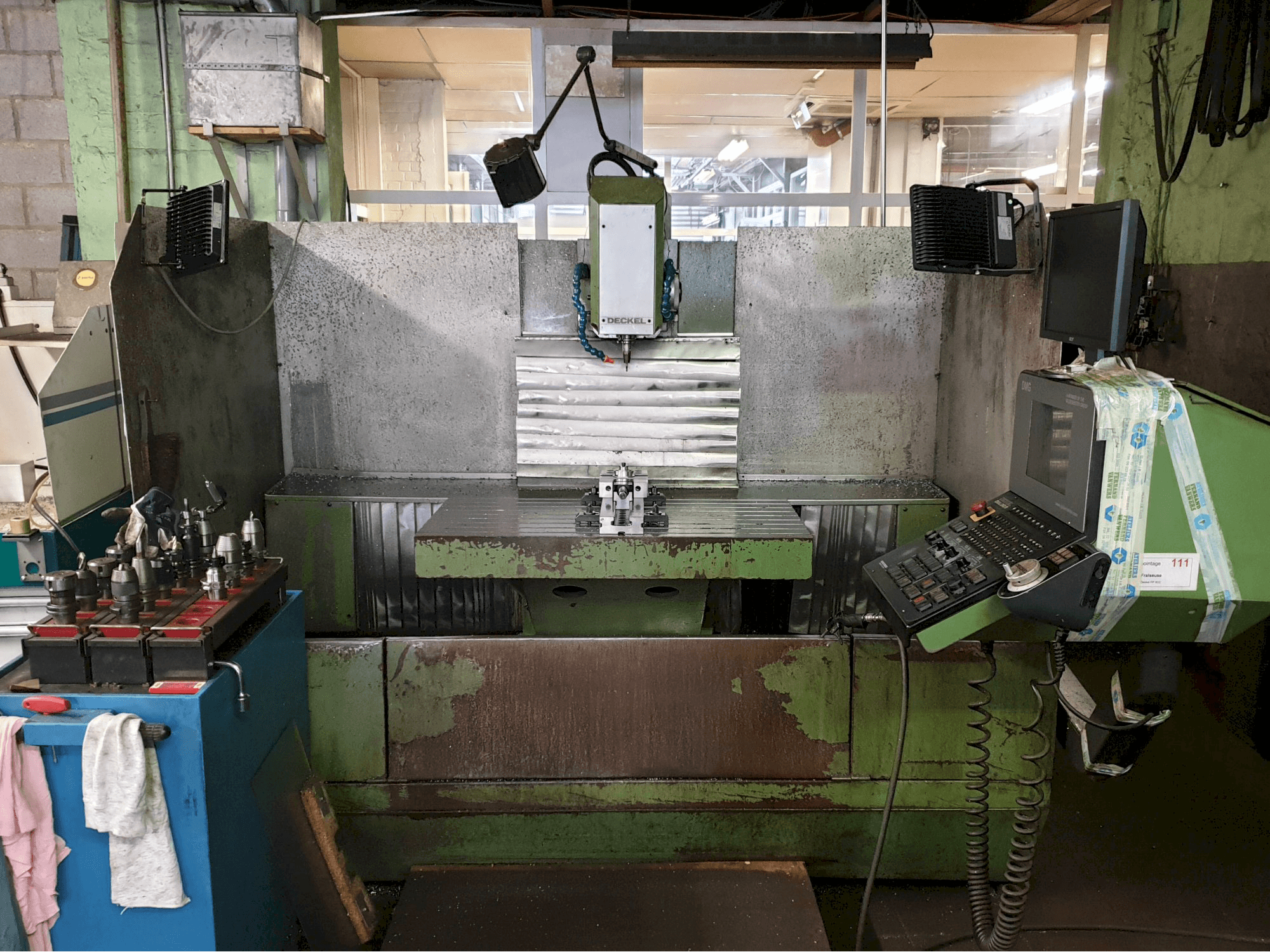 Vista Frontal da DECKEL FP5CC máquina