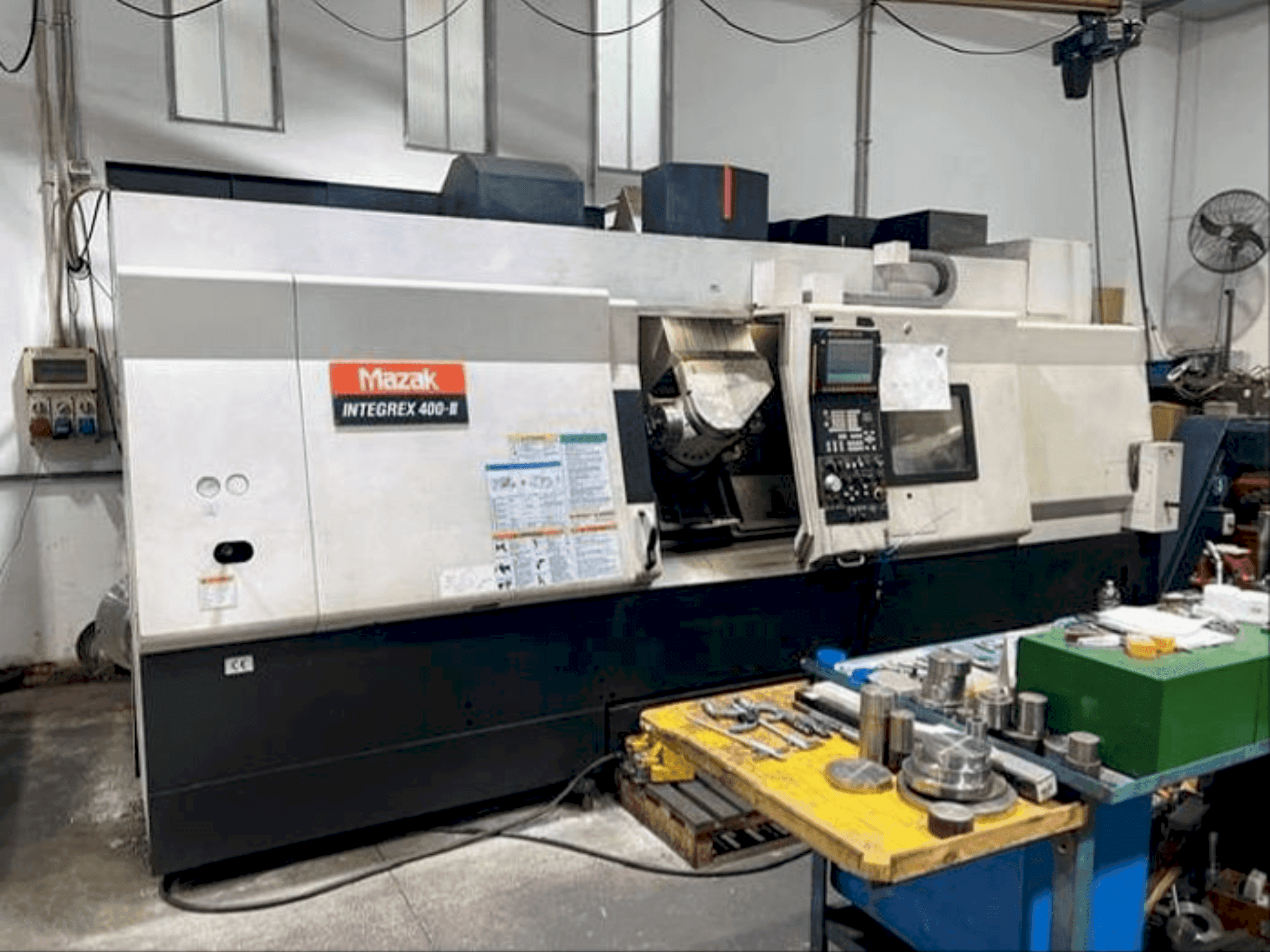 Vista Frontal da Mazak INTEGREX 400 III FUSION máquina