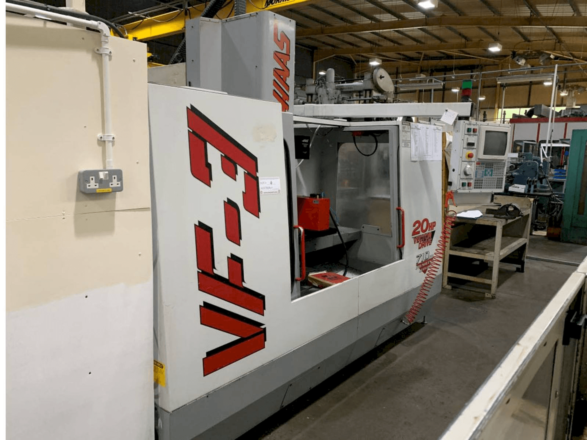 Vista Frontal da HAAS VF3 máquina