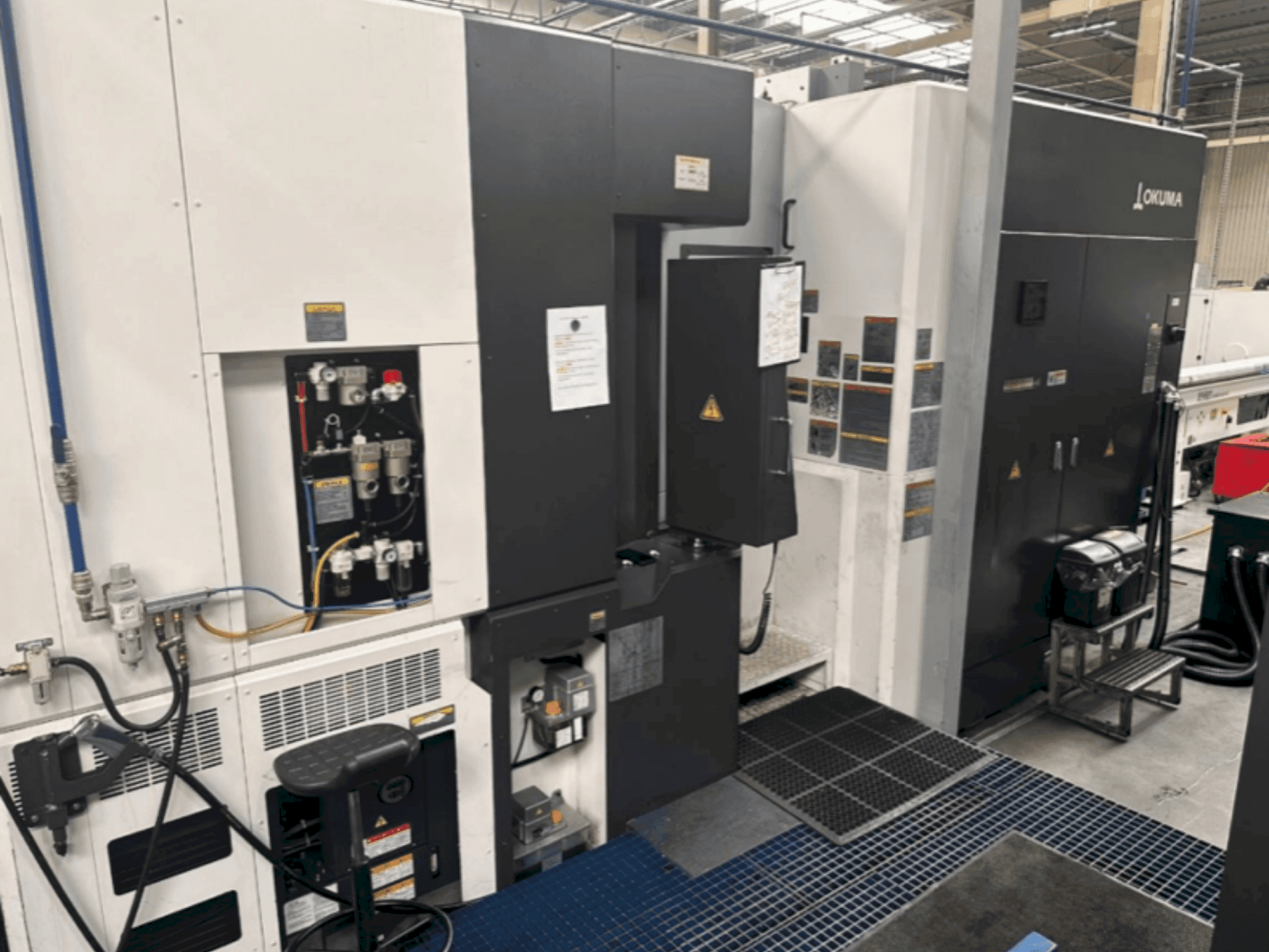 Vista Frontal da Okuma MA 600H II (2019) máquina