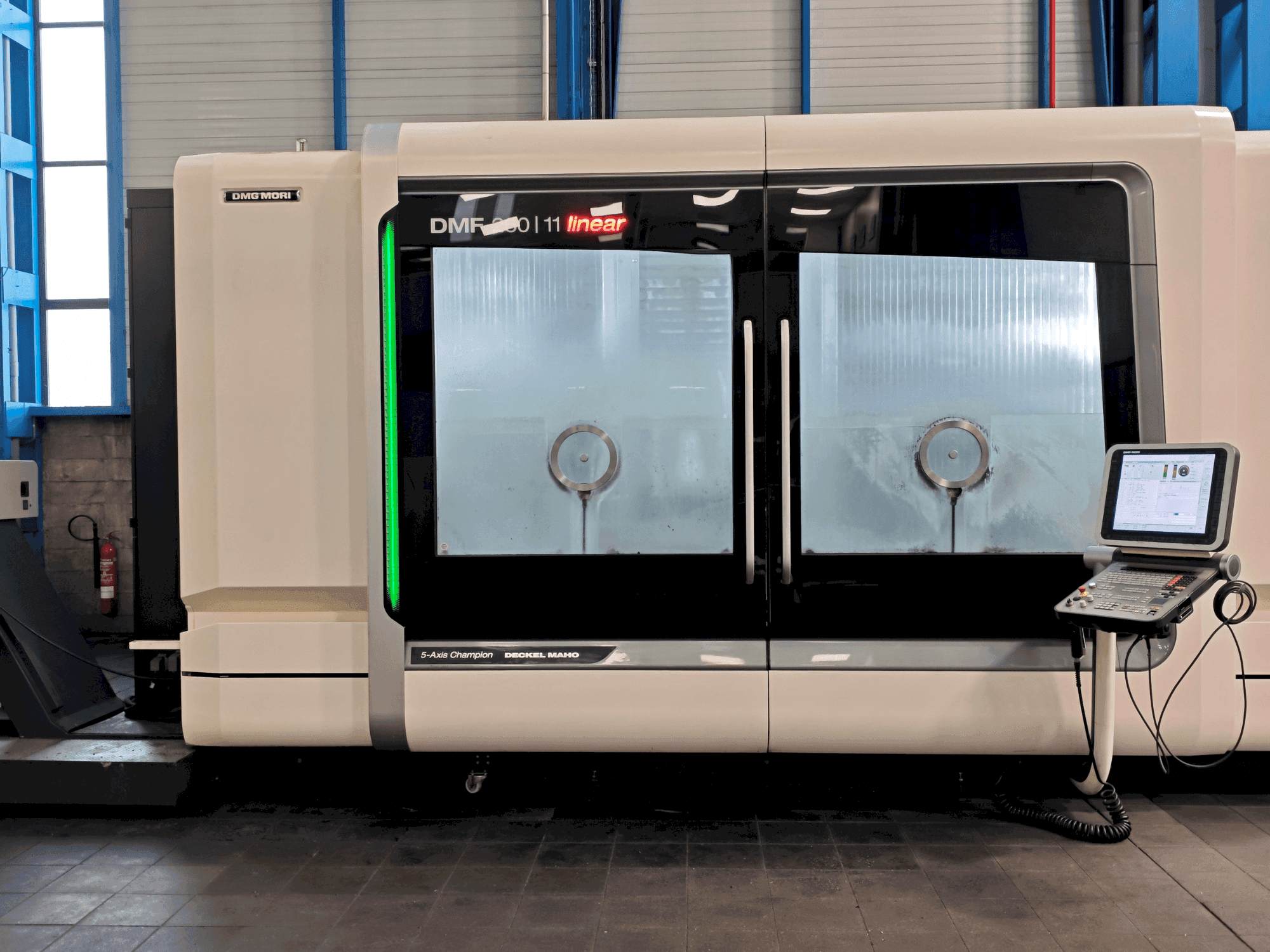 Vista Frontal da DMG MORI DMF 260-11 Linear máquina