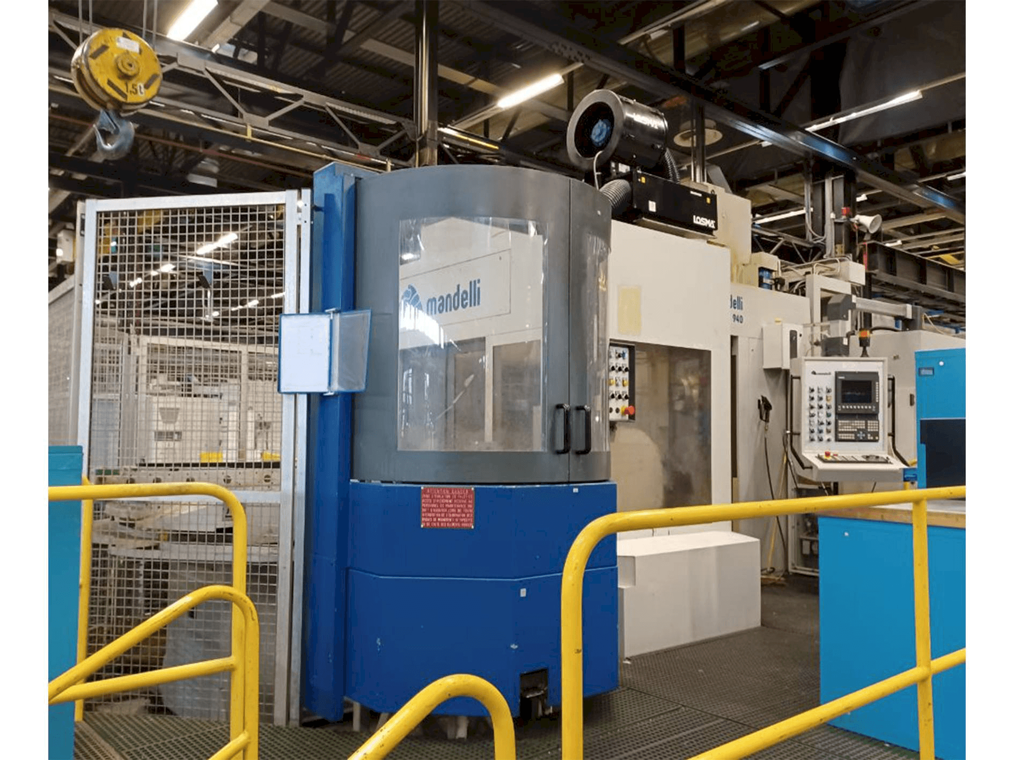 Vista Frontal da Mandelli STORM 940 máquina