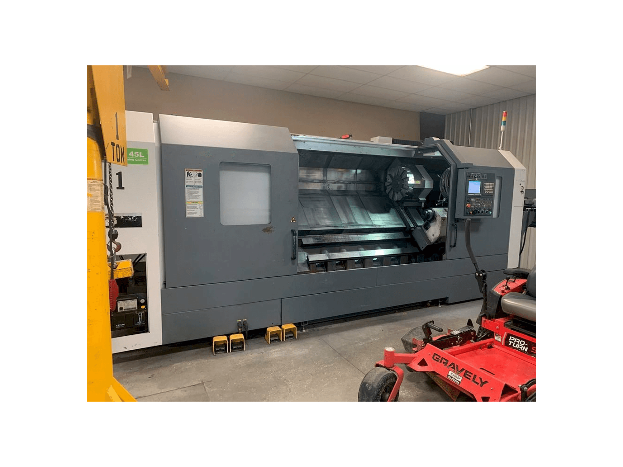 Vista Lateral Esquerda da DMC DL 45L máquina