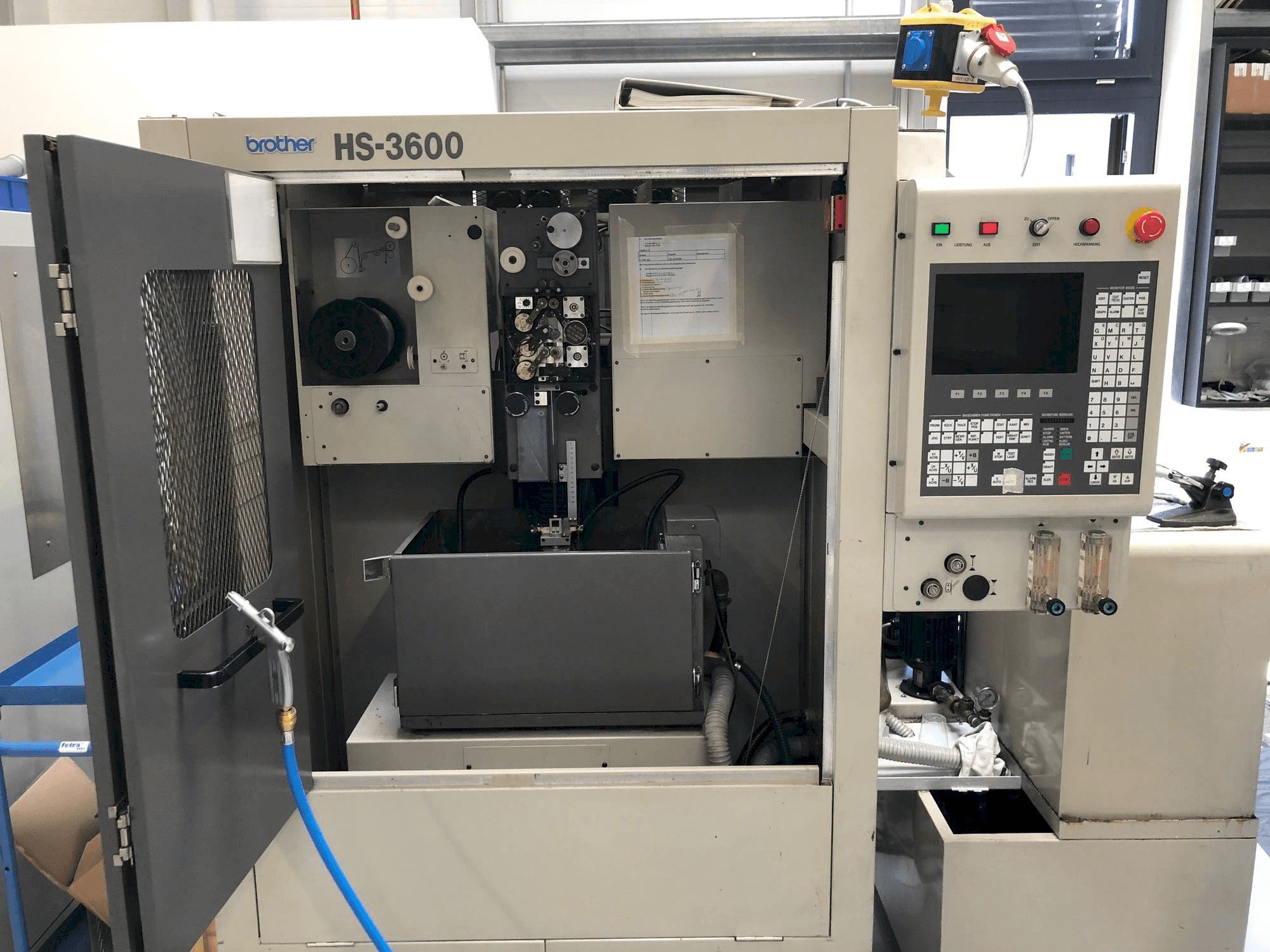 Vista Frontal da Brother HS-3600 máquina