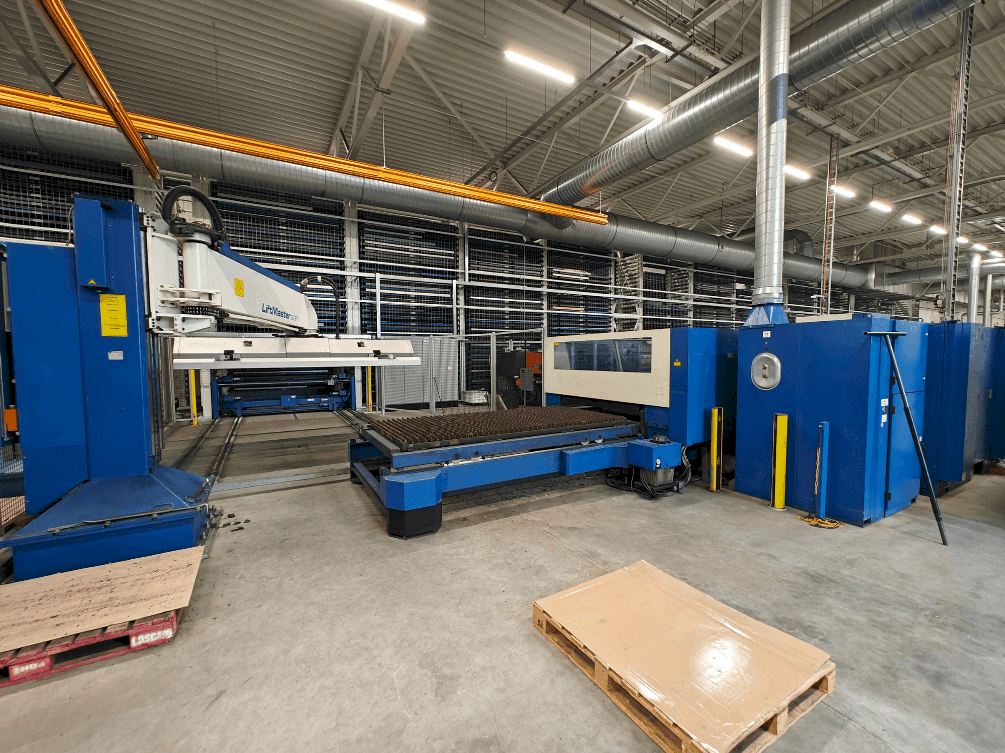 Vista Frontal da TRUMPF Trumatic L3050 máquina