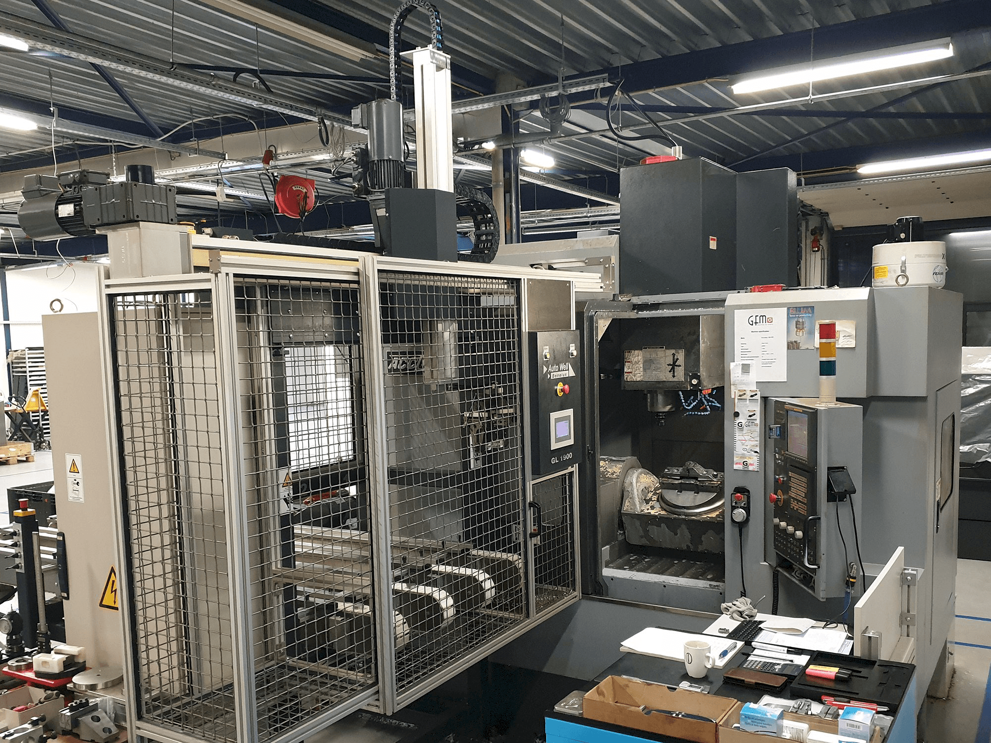 Vista Esquerda da ACCUWAY UM - 350V5 máquina